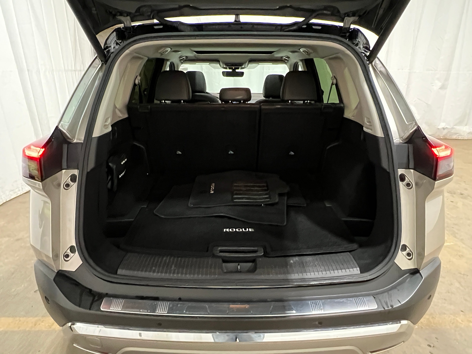 Thumbnail: 2023 Nissan Rogue - 6