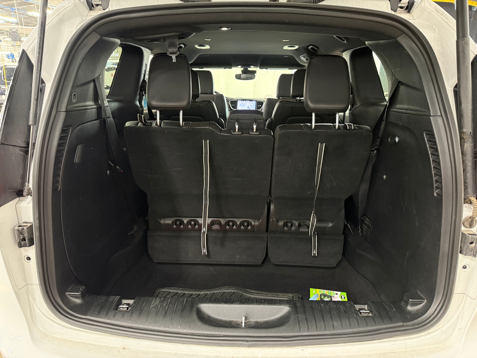 Thumbnail: 2025 Chrysler Pacifica - 6