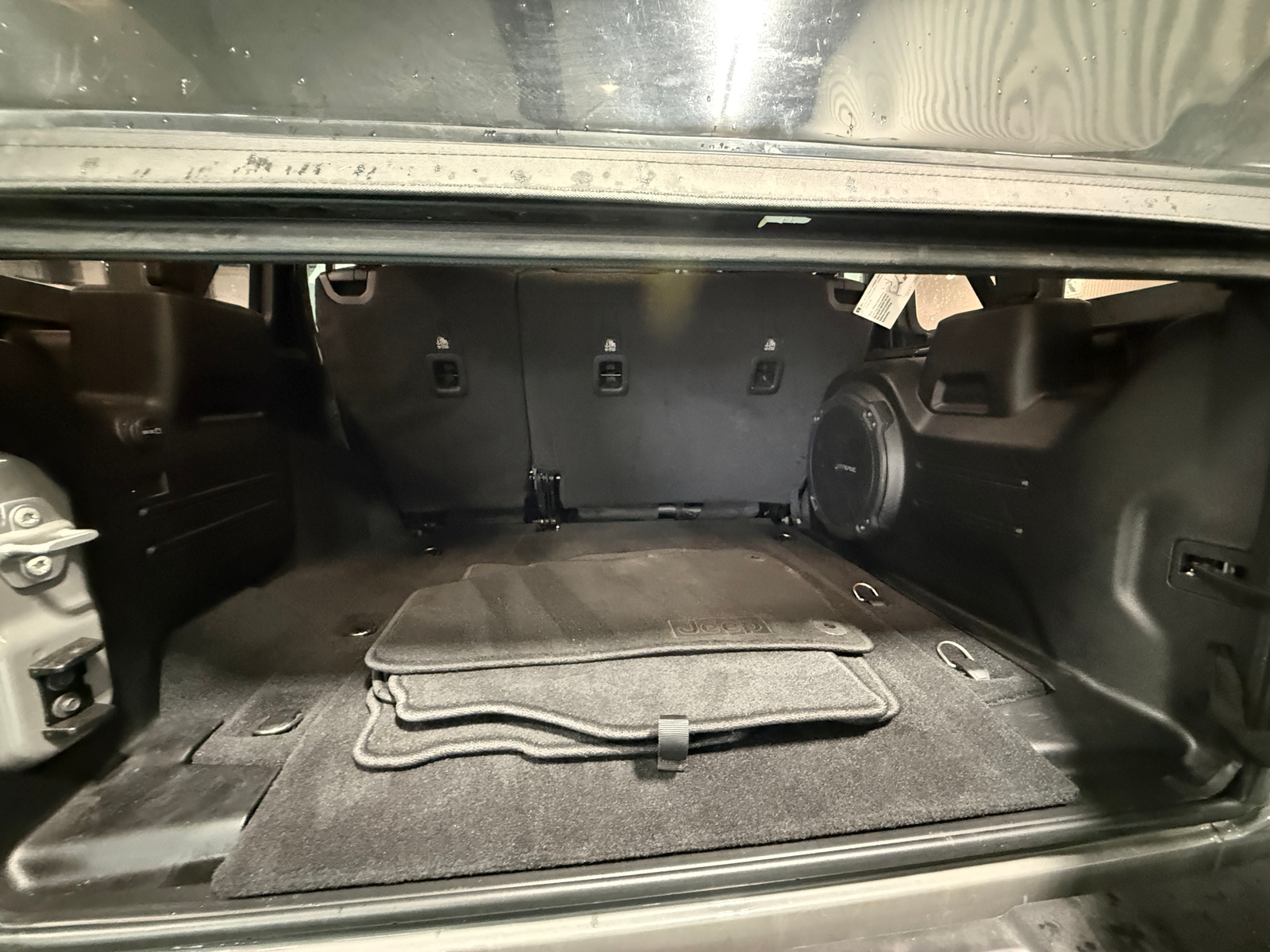 Thumbnail: 2022 Jeep Wrangler - 7