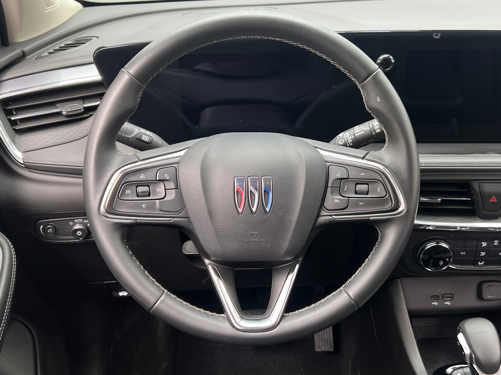 Thumbnail: 2025 Buick Encore GX - 4