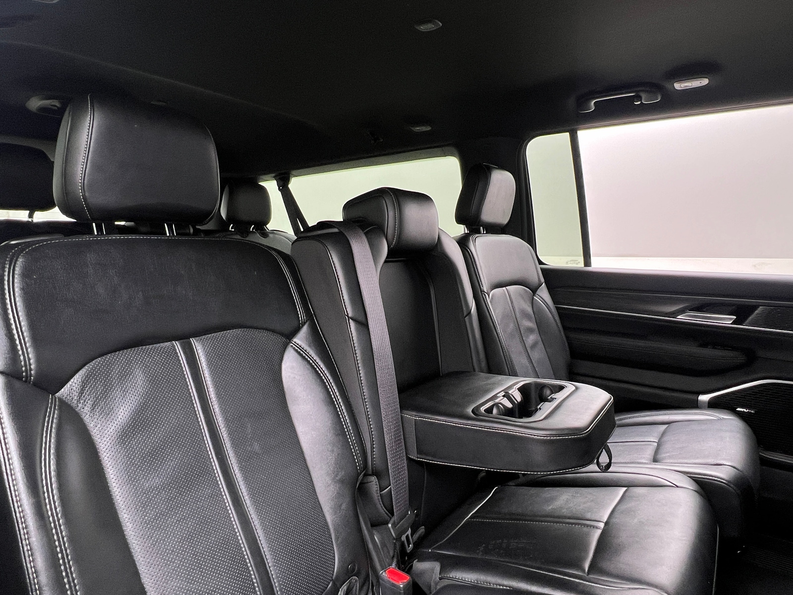 Thumbnail: 2024 Jeep Wagoneer - 5