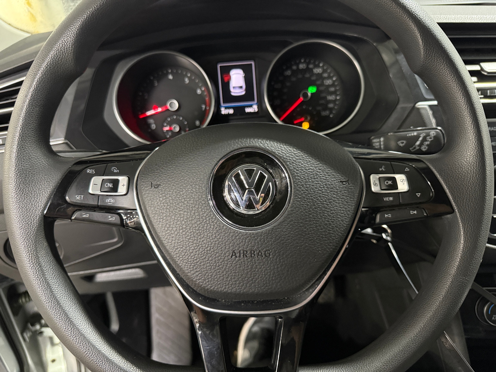 Thumbnail: 2020 Volkswagen Tiguan - 5