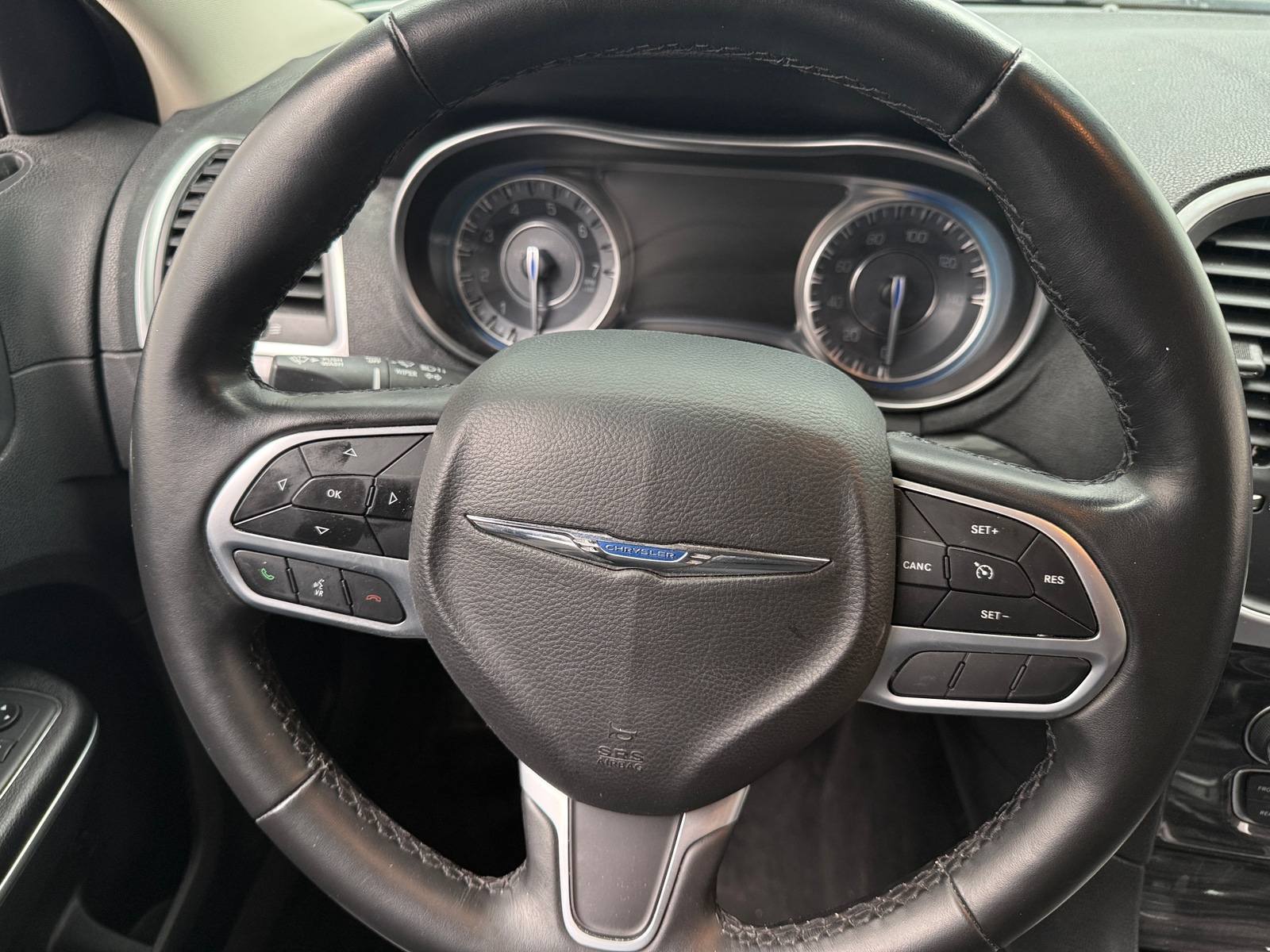 Thumbnail: 2022 Chrysler 300 - 4