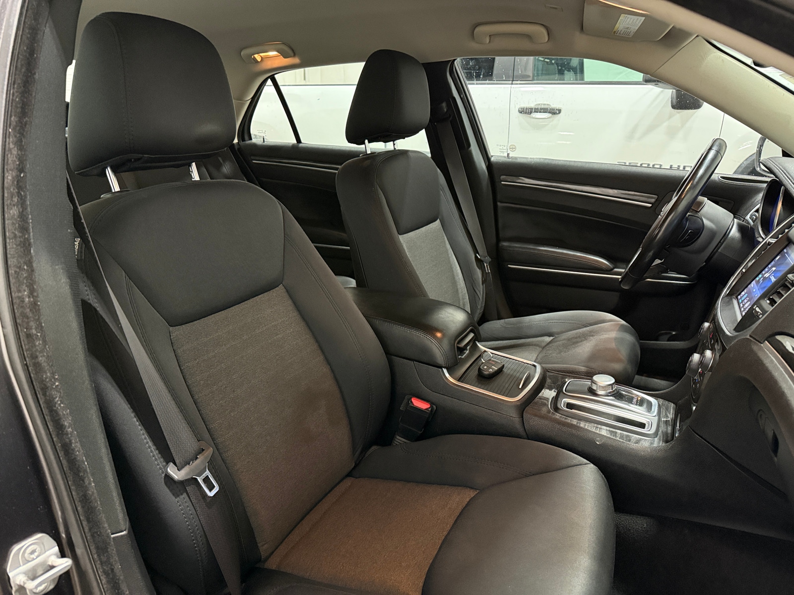 Thumbnail: 2018 Chrysler 300 - 2