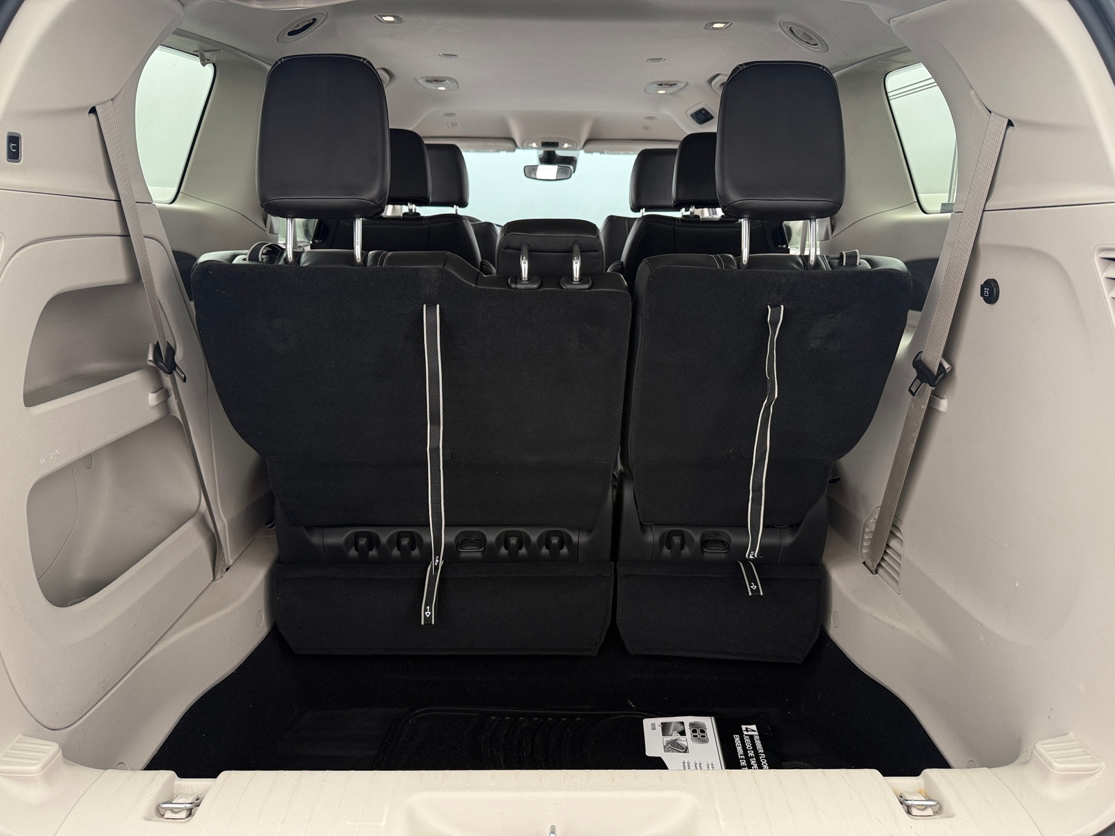 Thumbnail: 2023 Chrysler Pacifica - 6