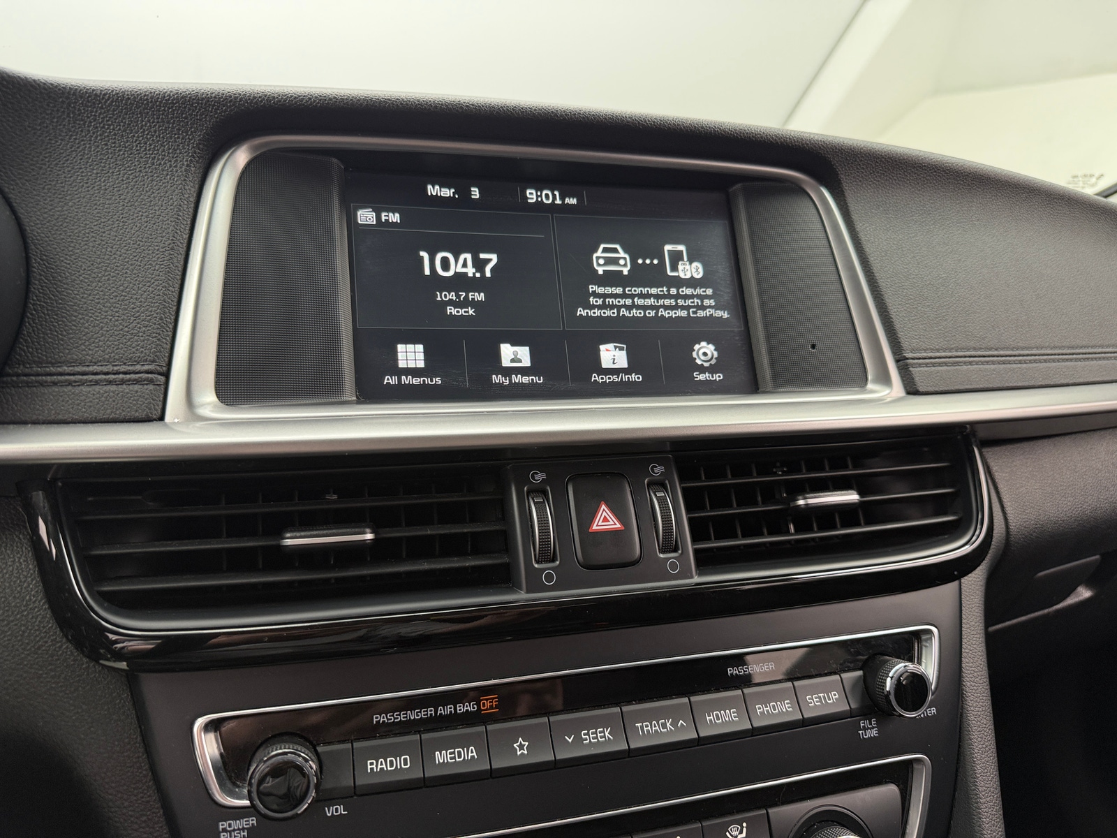 Thumbnail: 2019 Kia Optima - 4