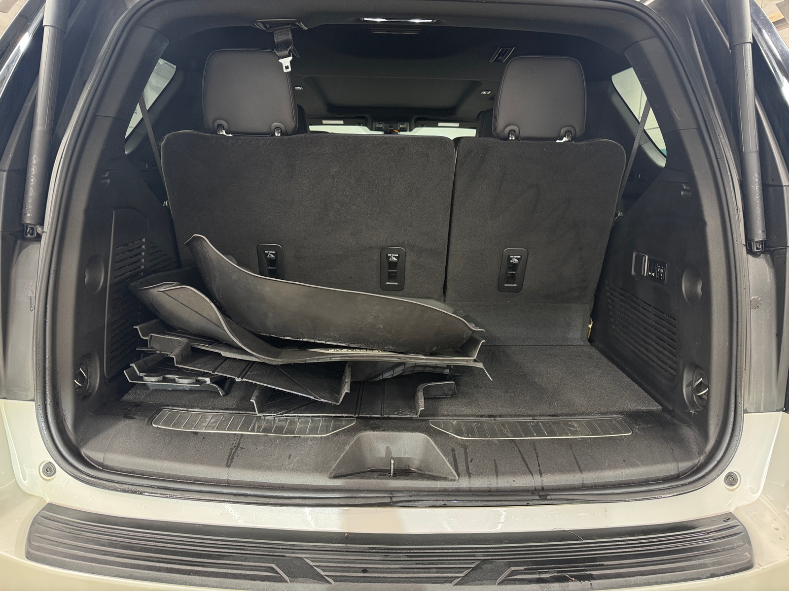 Thumbnail: 2022 Chevrolet Tahoe - 7