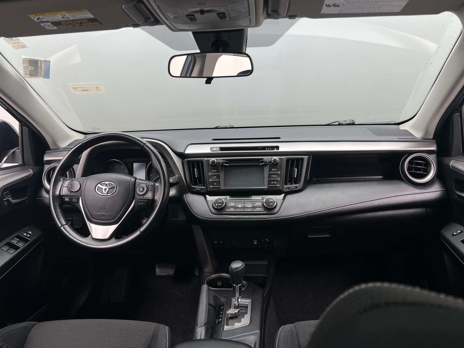 Thumbnail: 2018 Toyota RAV4 - 3