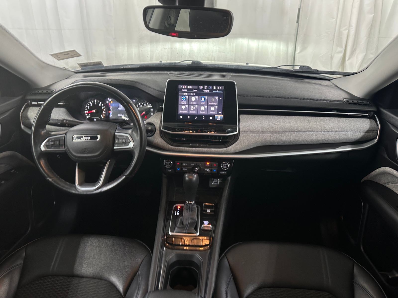 Thumbnail: 2022 Jeep Compass - 2