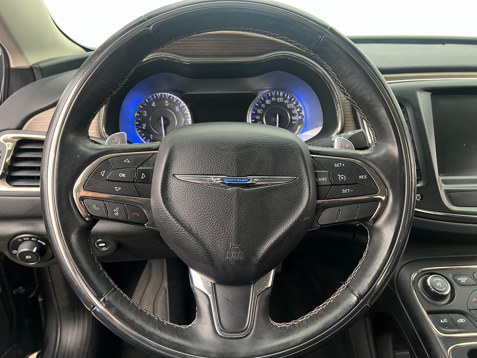 Thumbnail: 2015 Chrysler 200 - 4