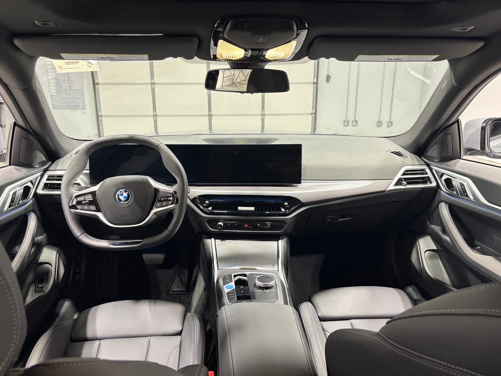 Thumbnail: 2025 BMW i4 - 2