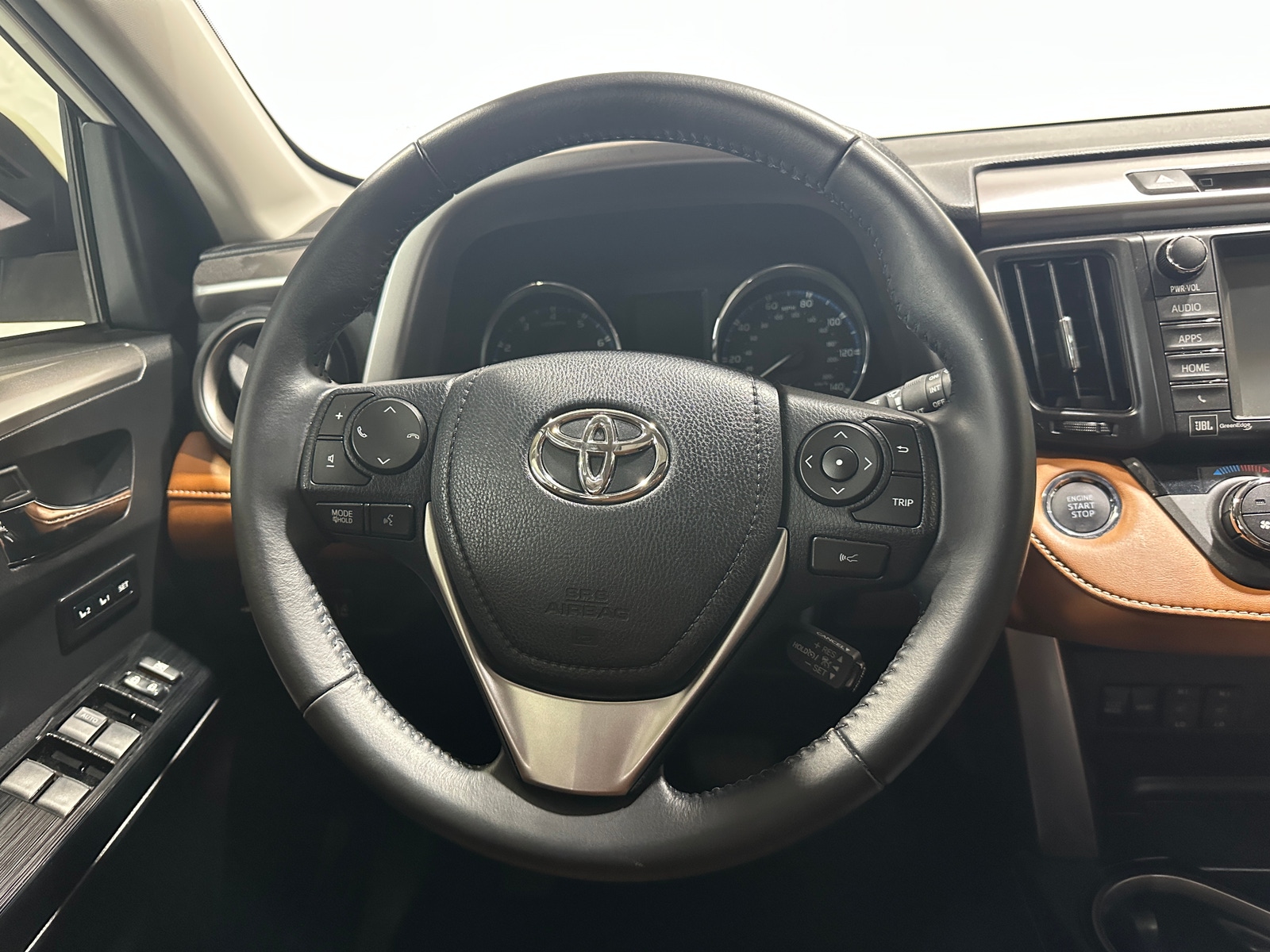 Thumbnail: 2016 Toyota RAV4 - 4