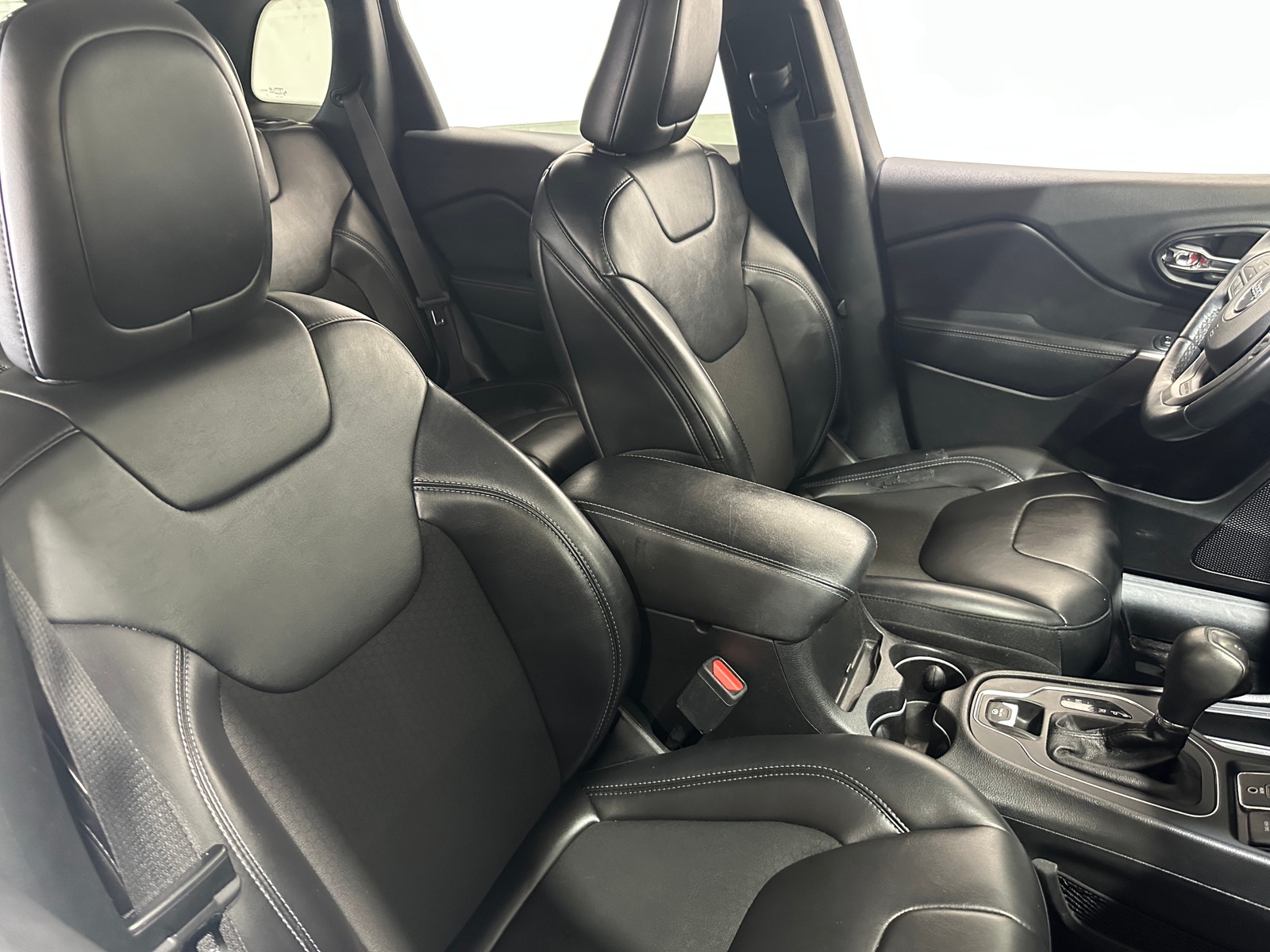 Thumbnail: 2019 Jeep Cherokee - 2