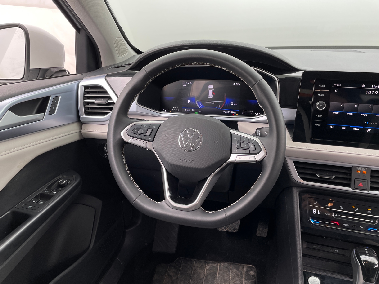 Thumbnail: 2025 Volkswagen Taos - 5