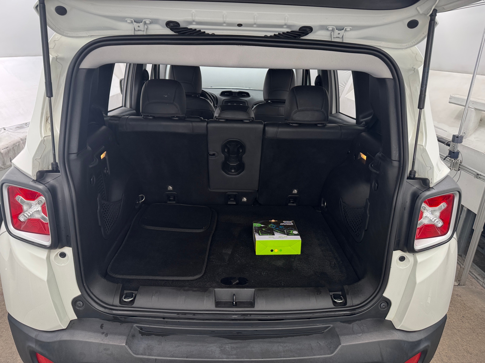 Thumbnail: 2017 Jeep Renegade - 6