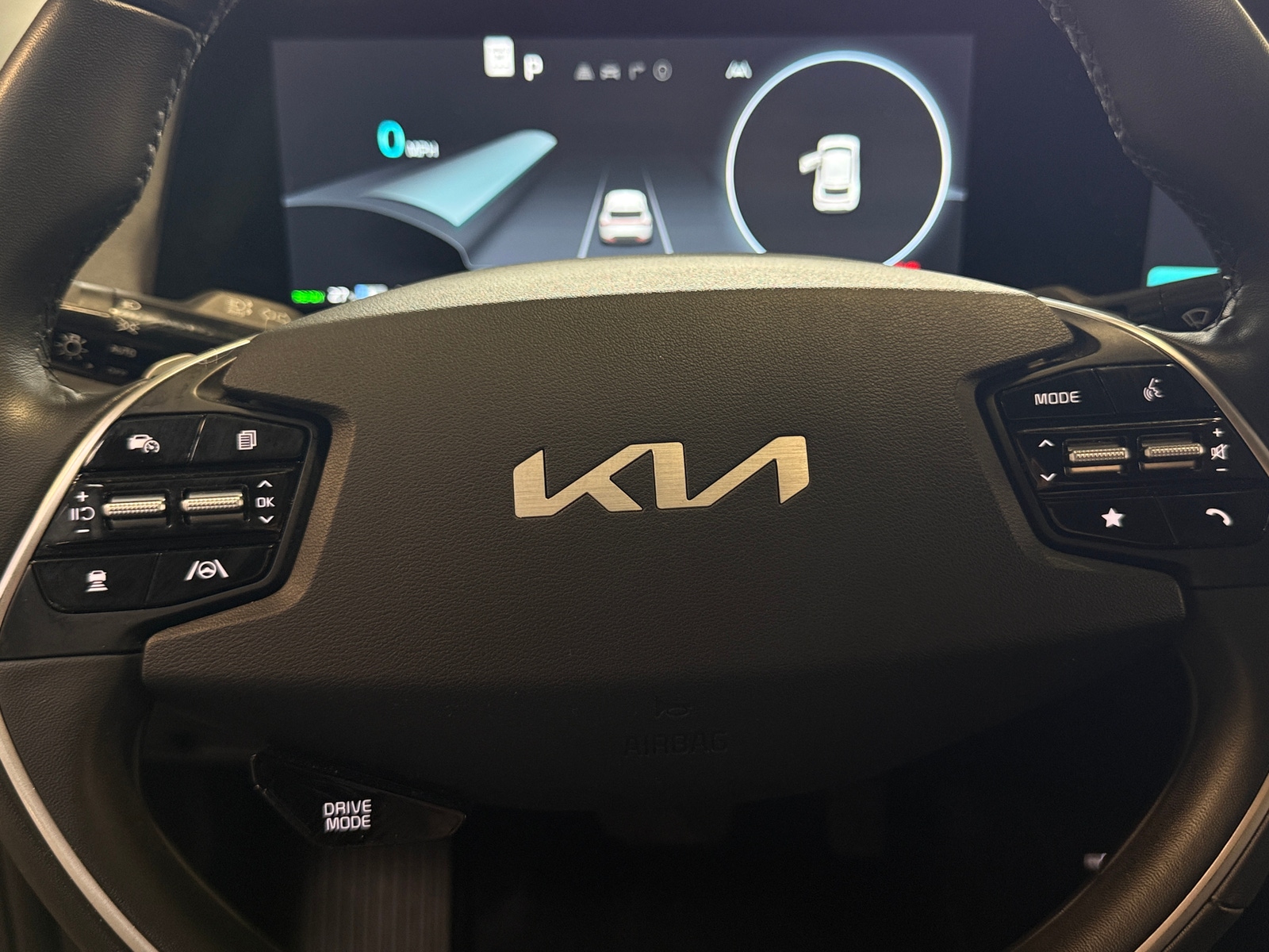 Thumbnail: 2022 Kia EV6 - 4