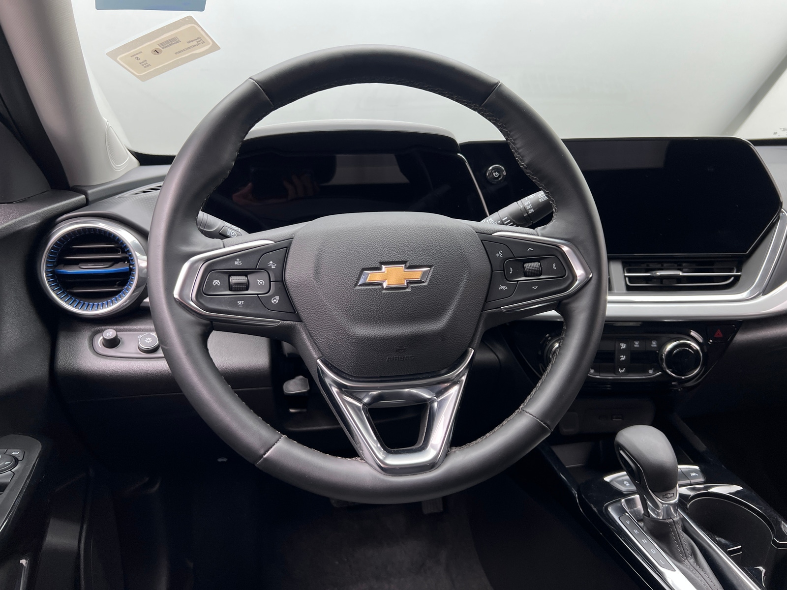 Thumbnail: 2025 Chevrolet Trax - 5