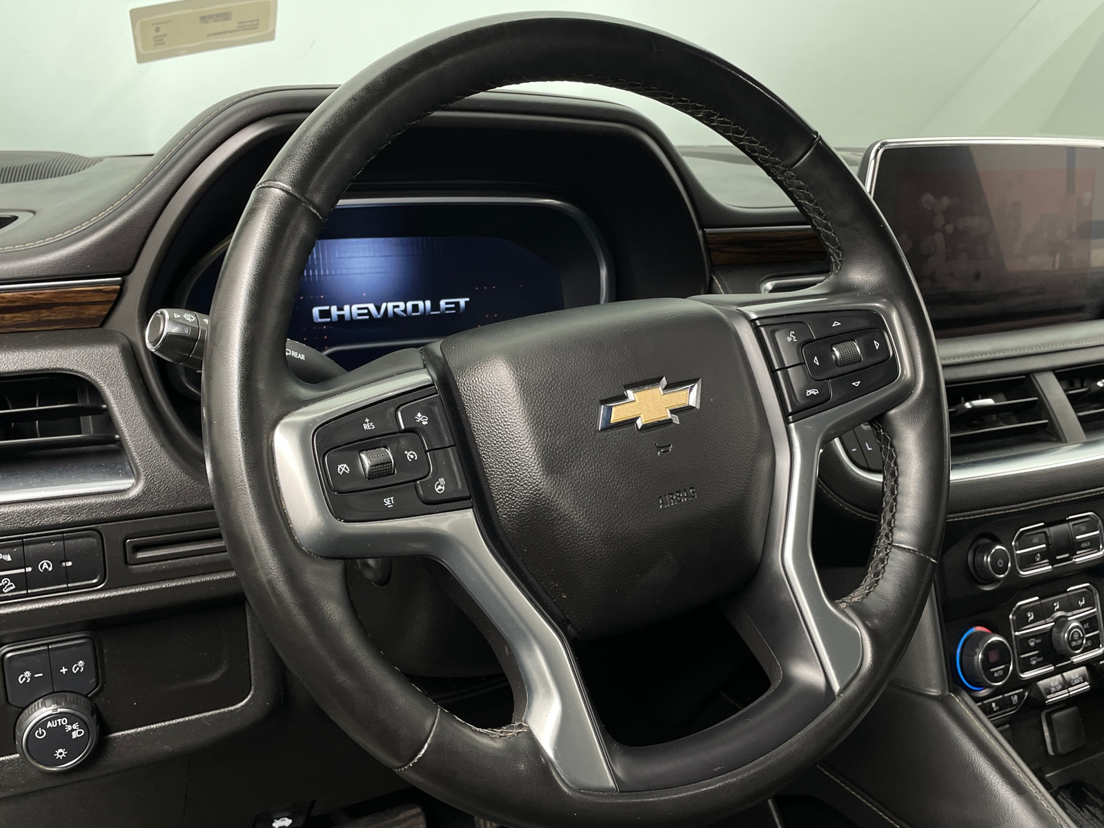 Thumbnail: 2023 Chevrolet Suburban - 4