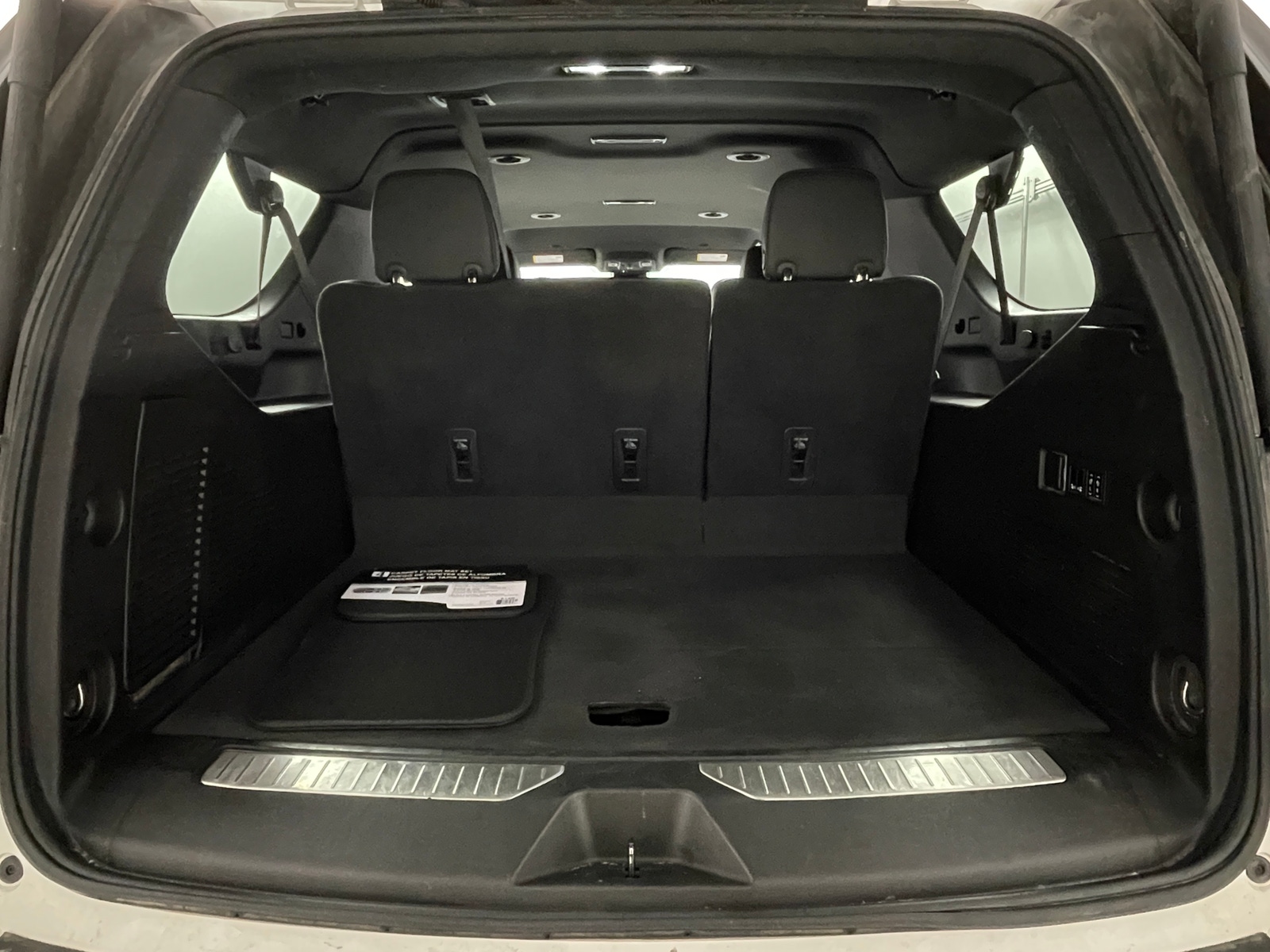 Thumbnail: 2023 Chevrolet Suburban - 6