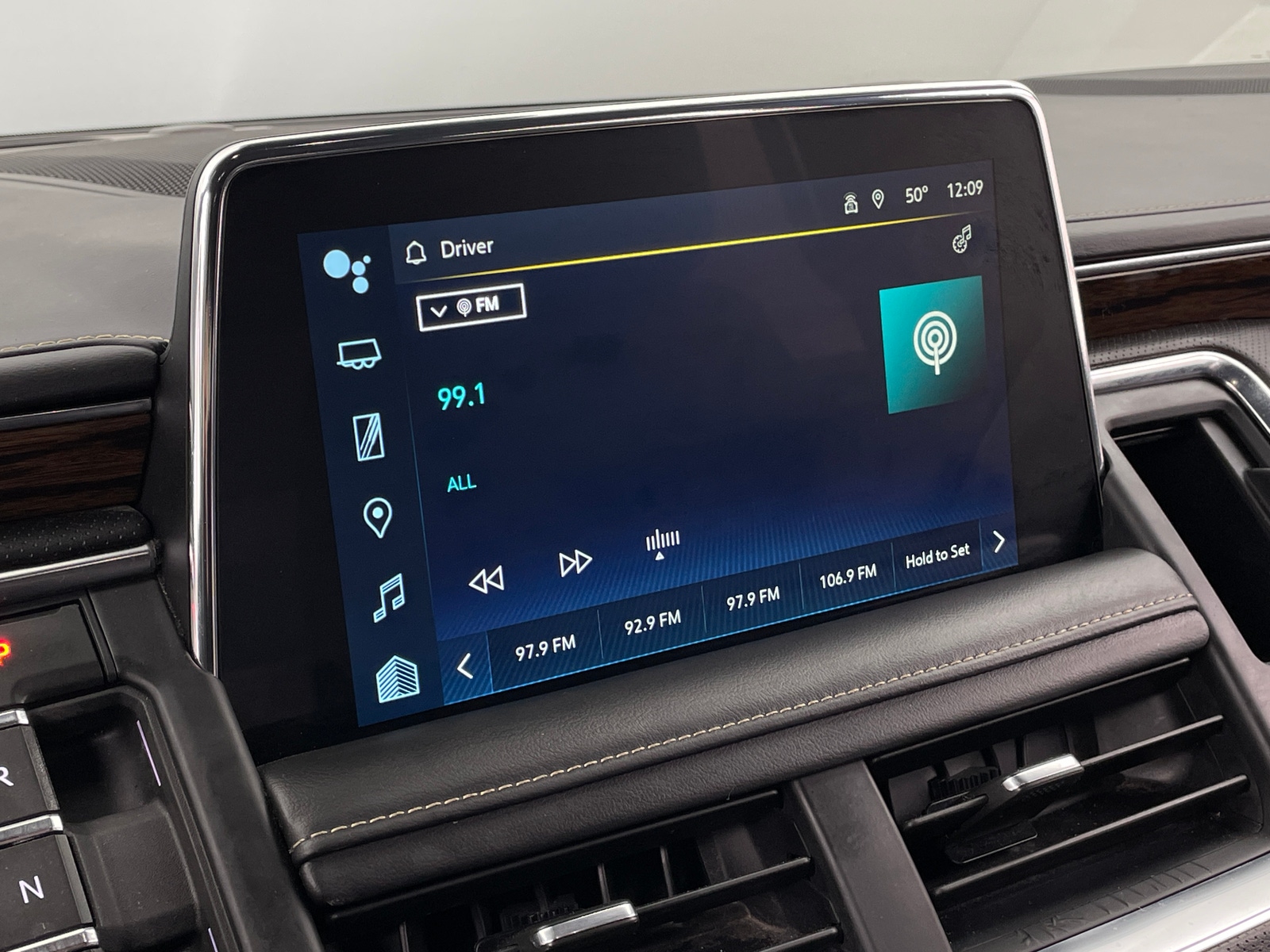 Thumbnail: 2023 Chevrolet Suburban - 3