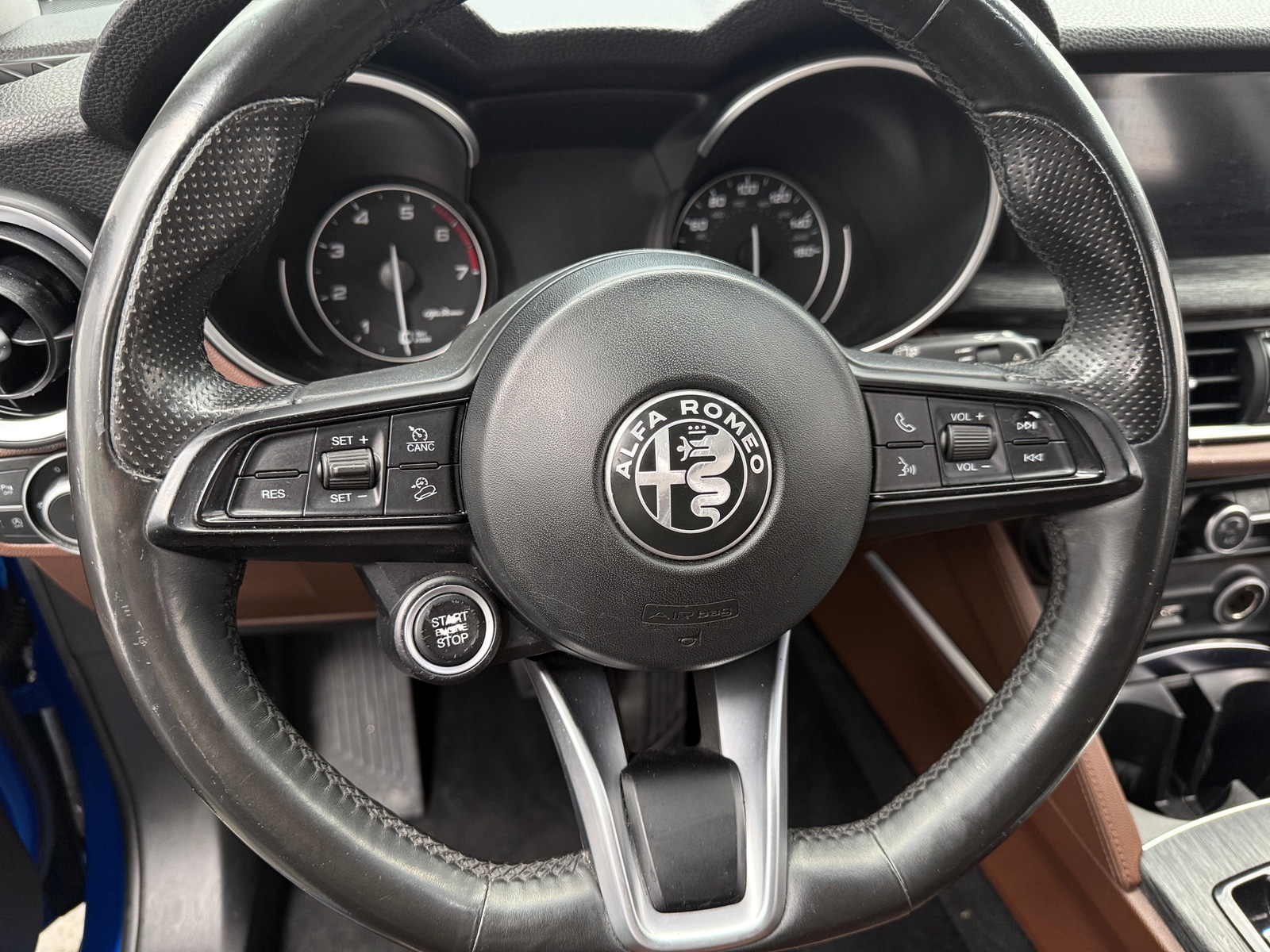 Thumbnail: 2020 Alfa Romeo Stelvio - 4