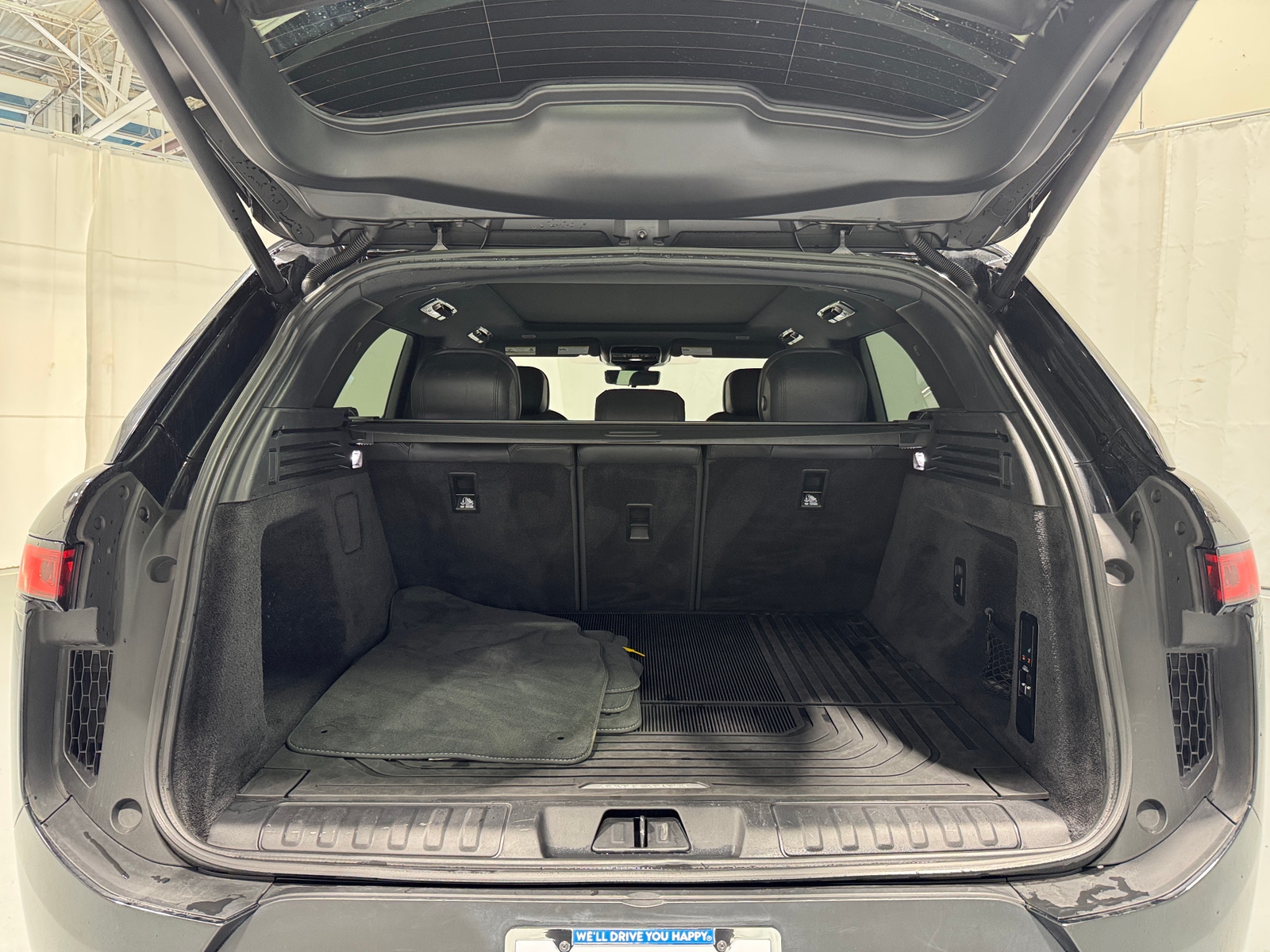 Thumbnail: 2023 Land Rover Range Rover Sport - 6