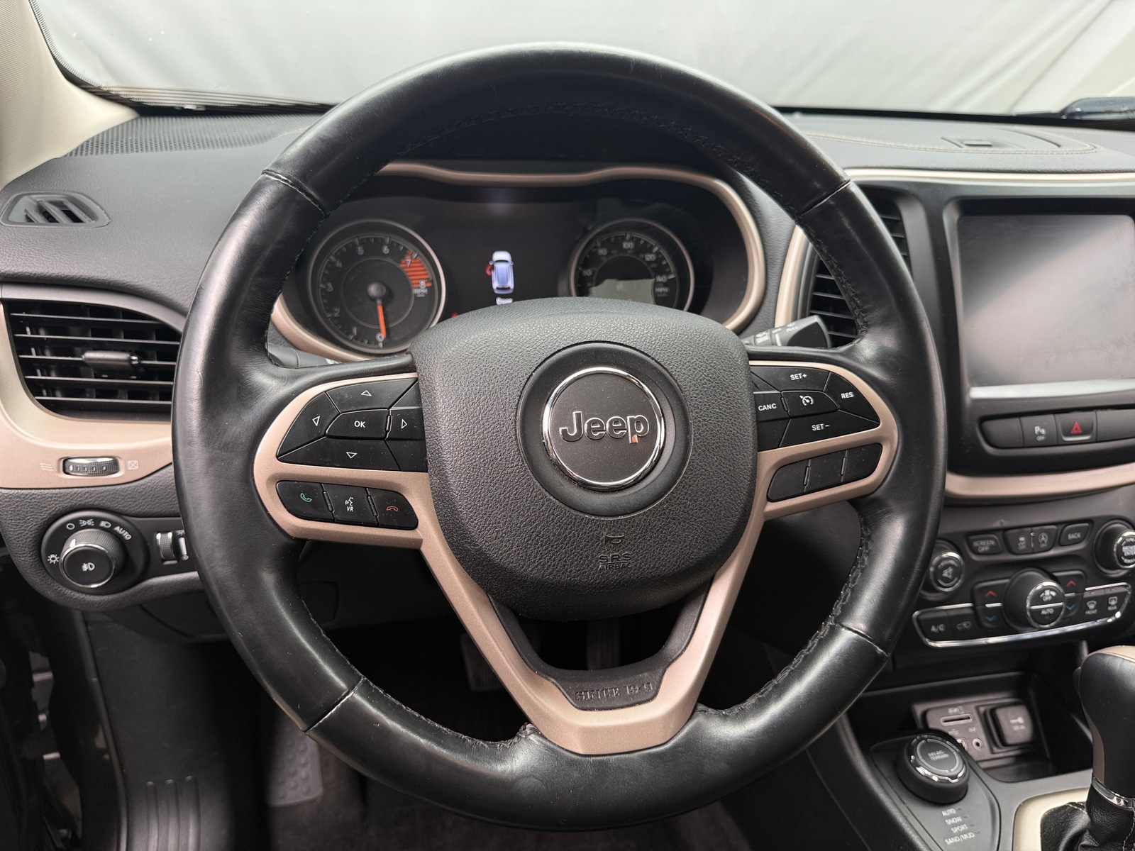 Thumbnail: 2018 Jeep Cherokee - 4