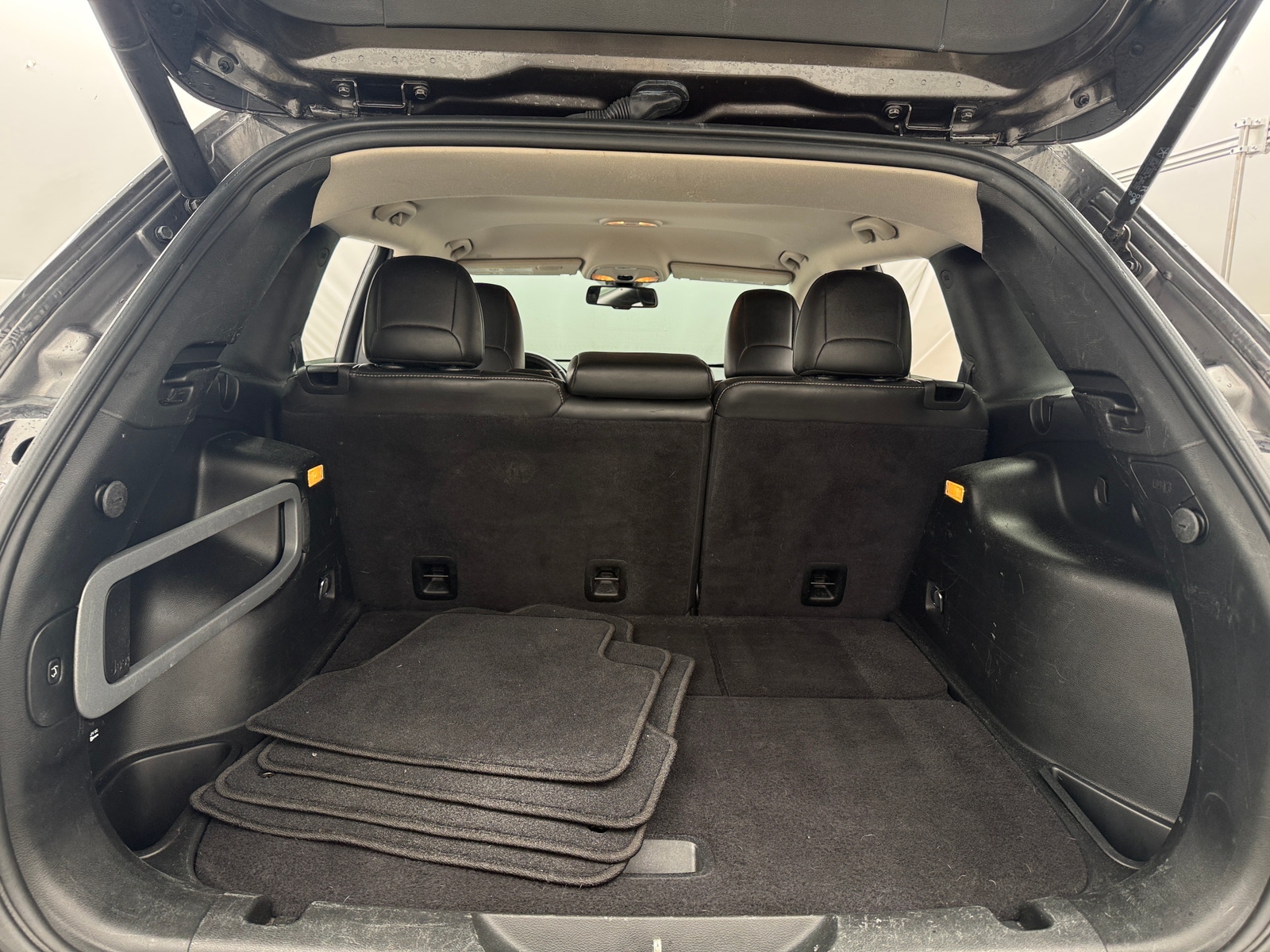 Thumbnail: 2018 Jeep Cherokee - 6