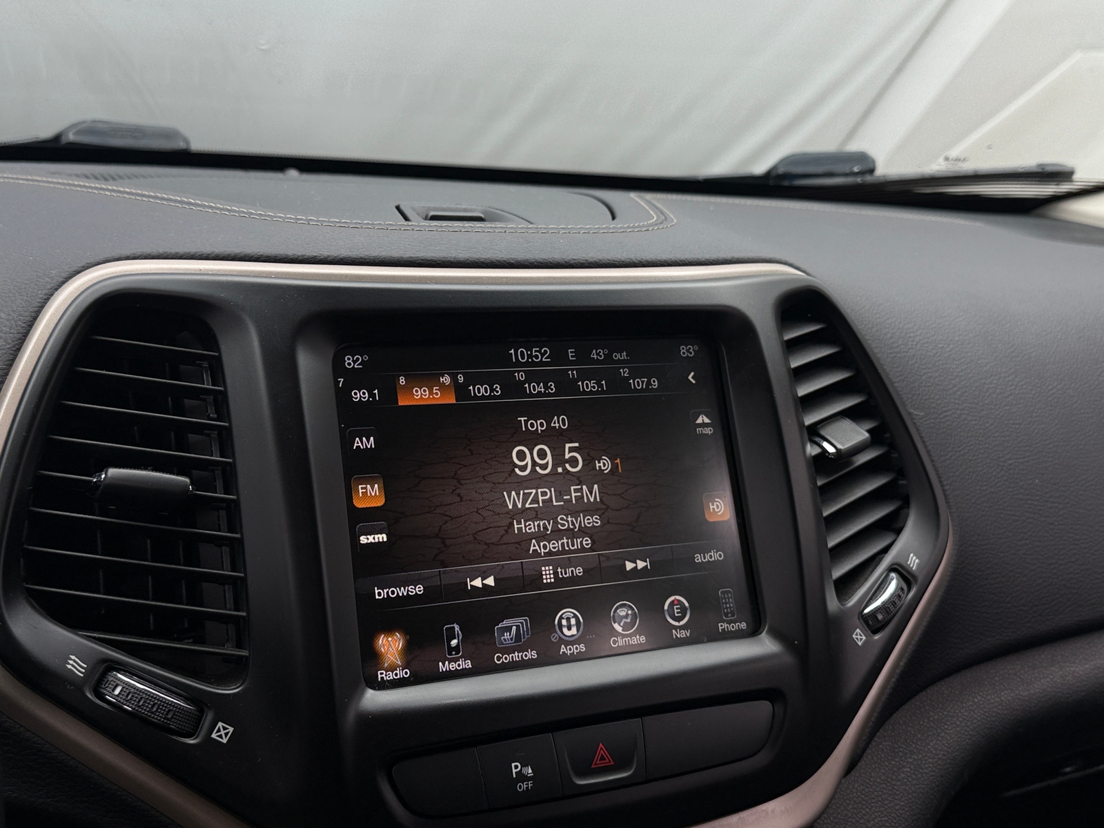 Thumbnail: 2018 Jeep Cherokee - 3