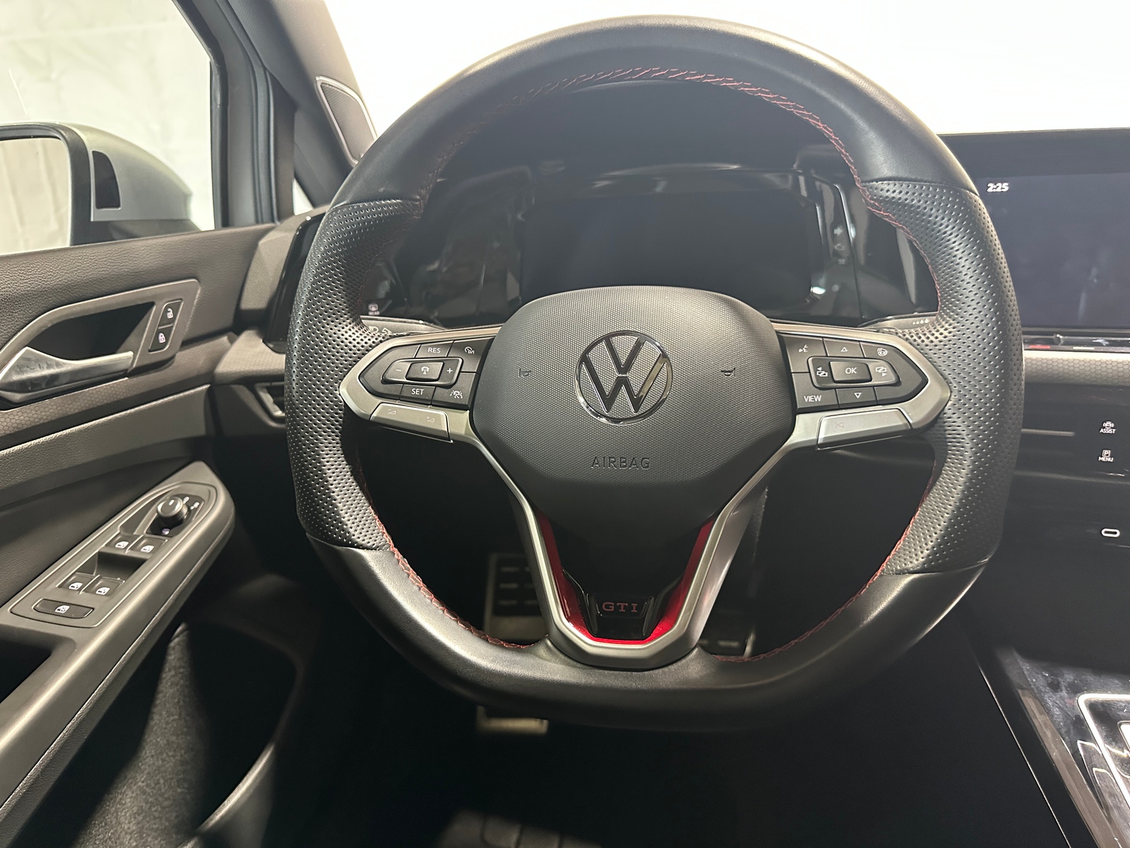 Thumbnail: 2023 Volkswagen Golf - 5