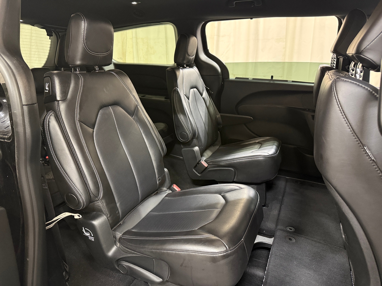 Thumbnail: 2025 Chrysler Pacifica - 5