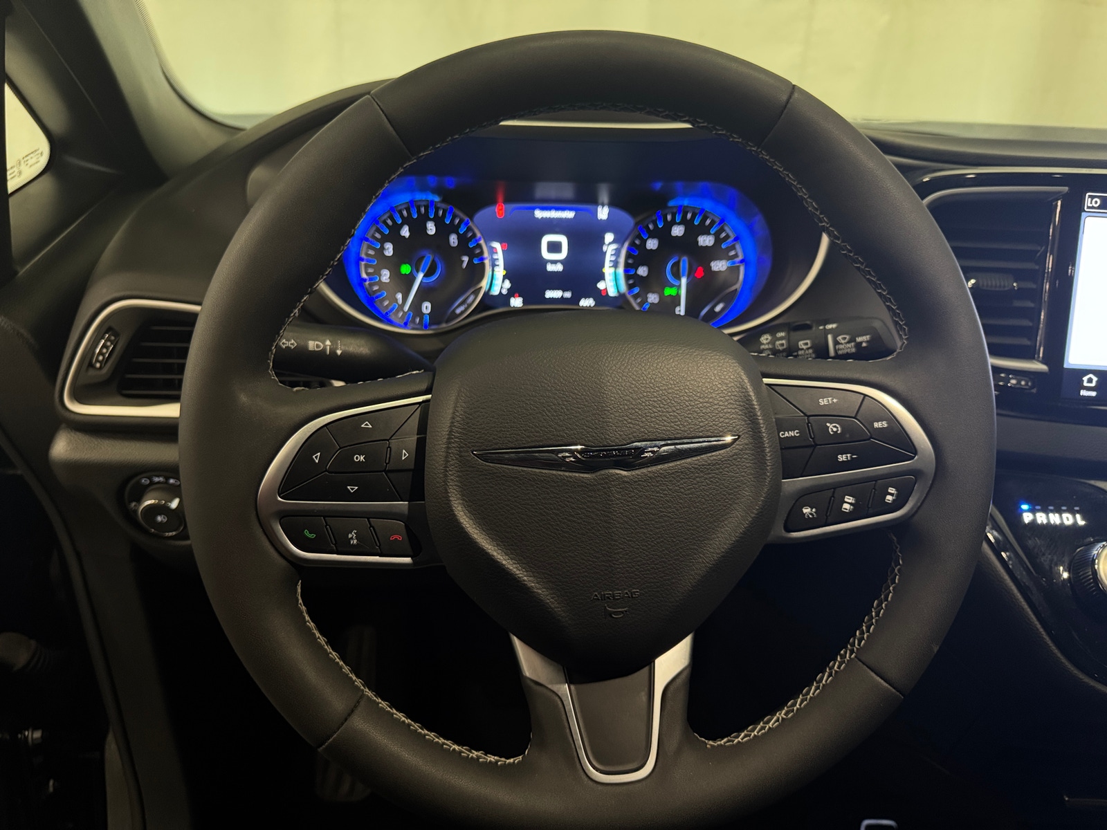 Thumbnail: 2025 Chrysler Pacifica - 4