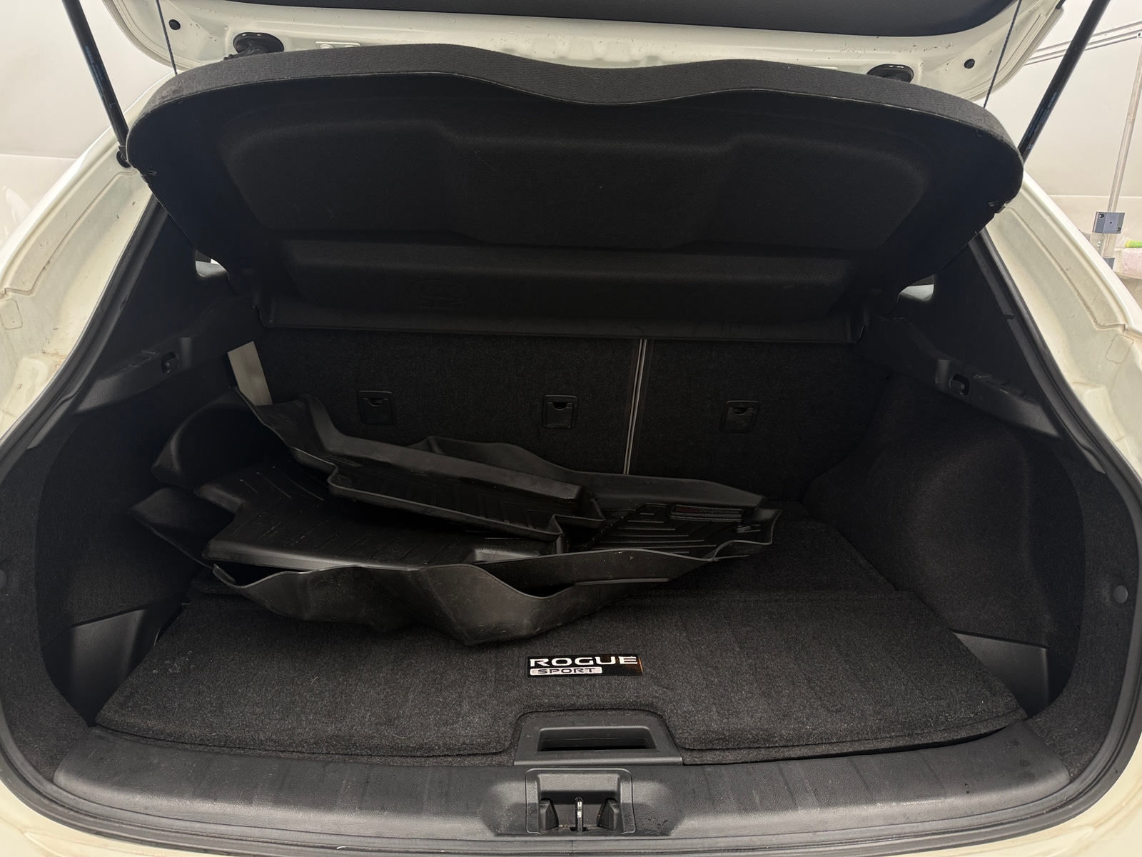 Thumbnail: 2018 Nissan Rogue Sport - 6