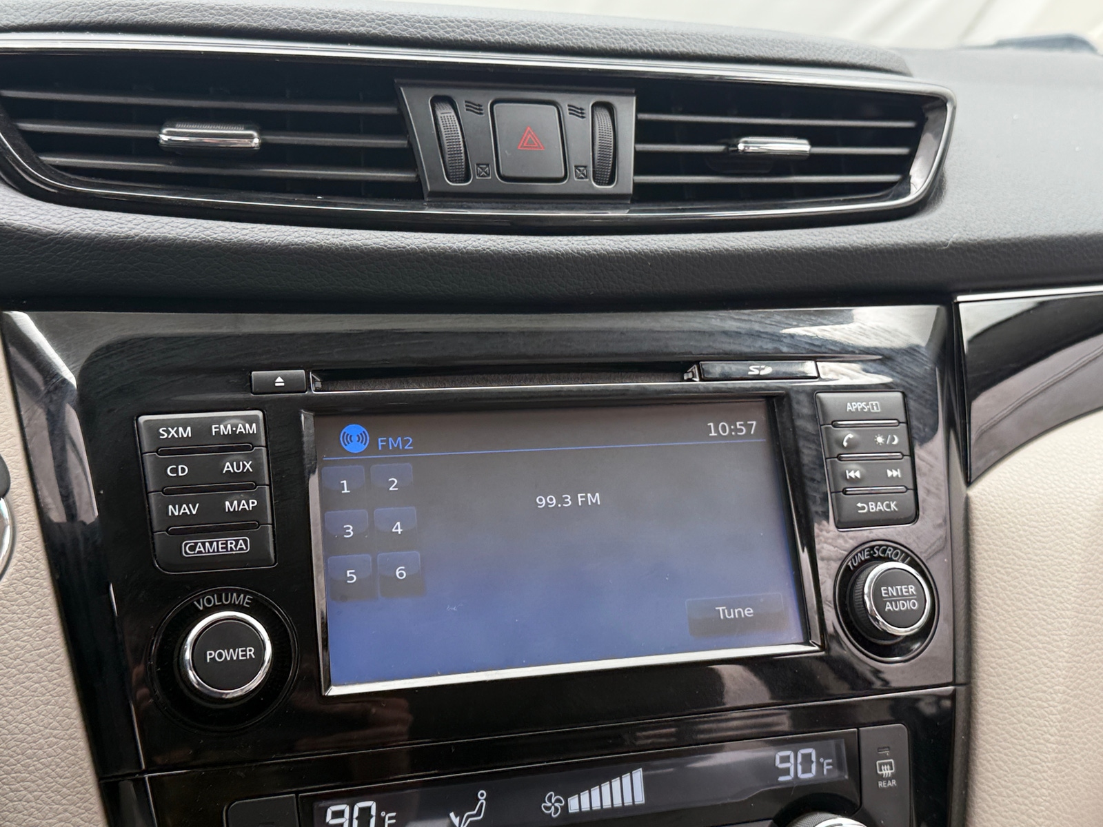 Thumbnail: 2018 Nissan Rogue Sport - 3