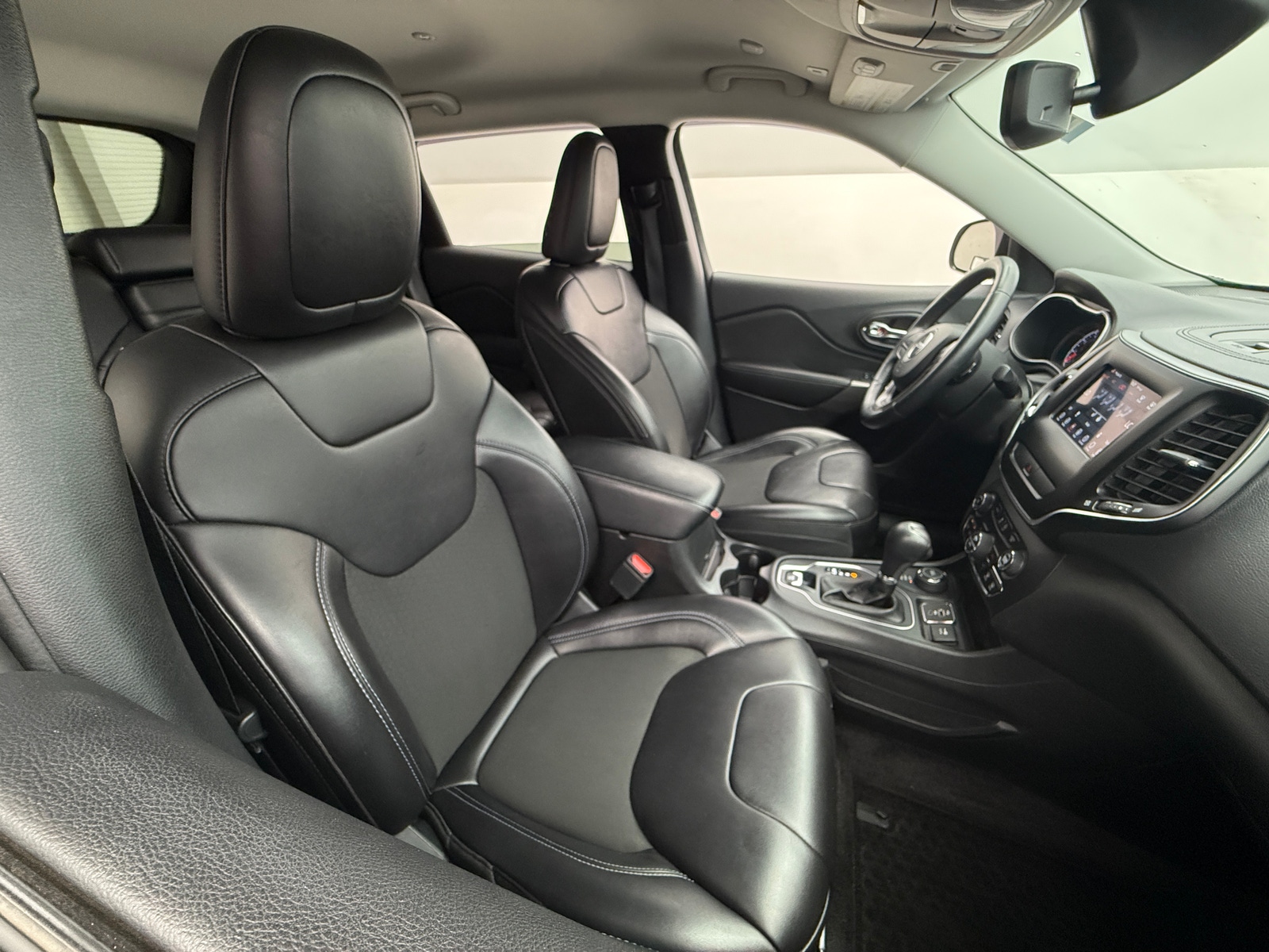 Thumbnail: 2019 Jeep Cherokee - 2