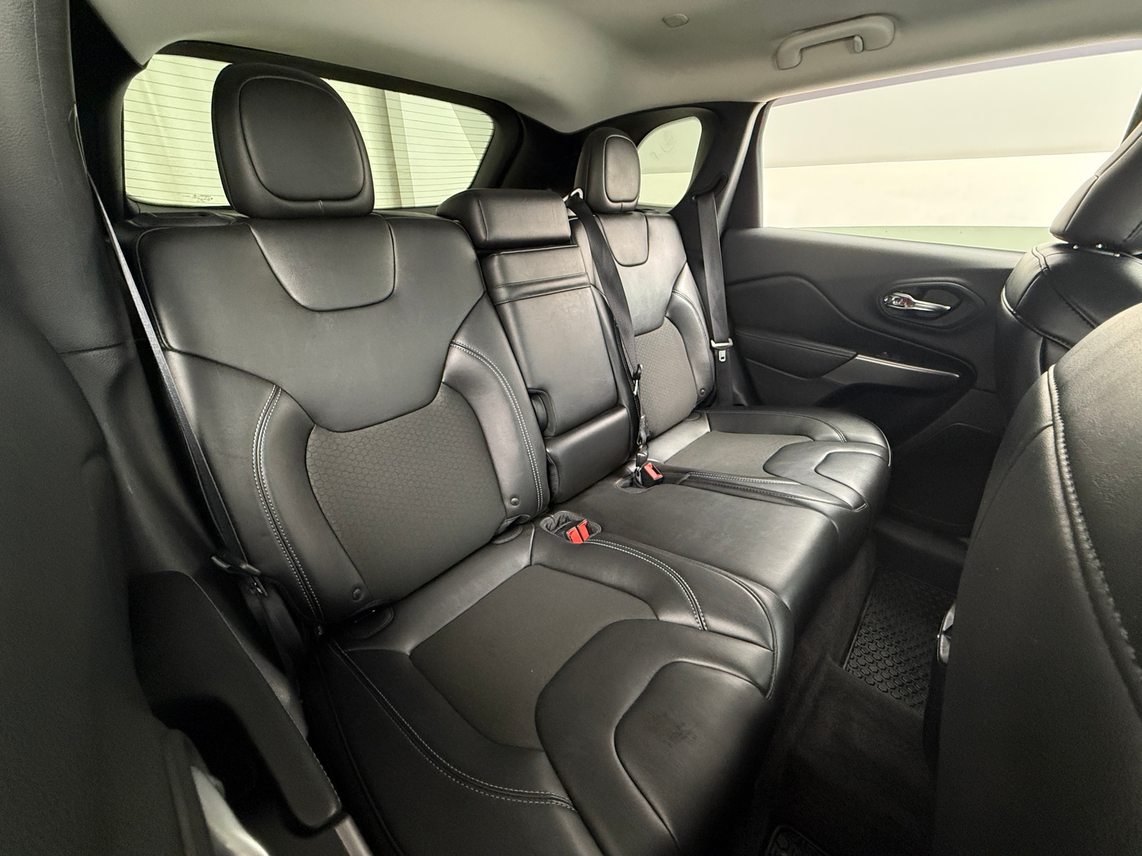 Thumbnail: 2019 Jeep Cherokee - 6