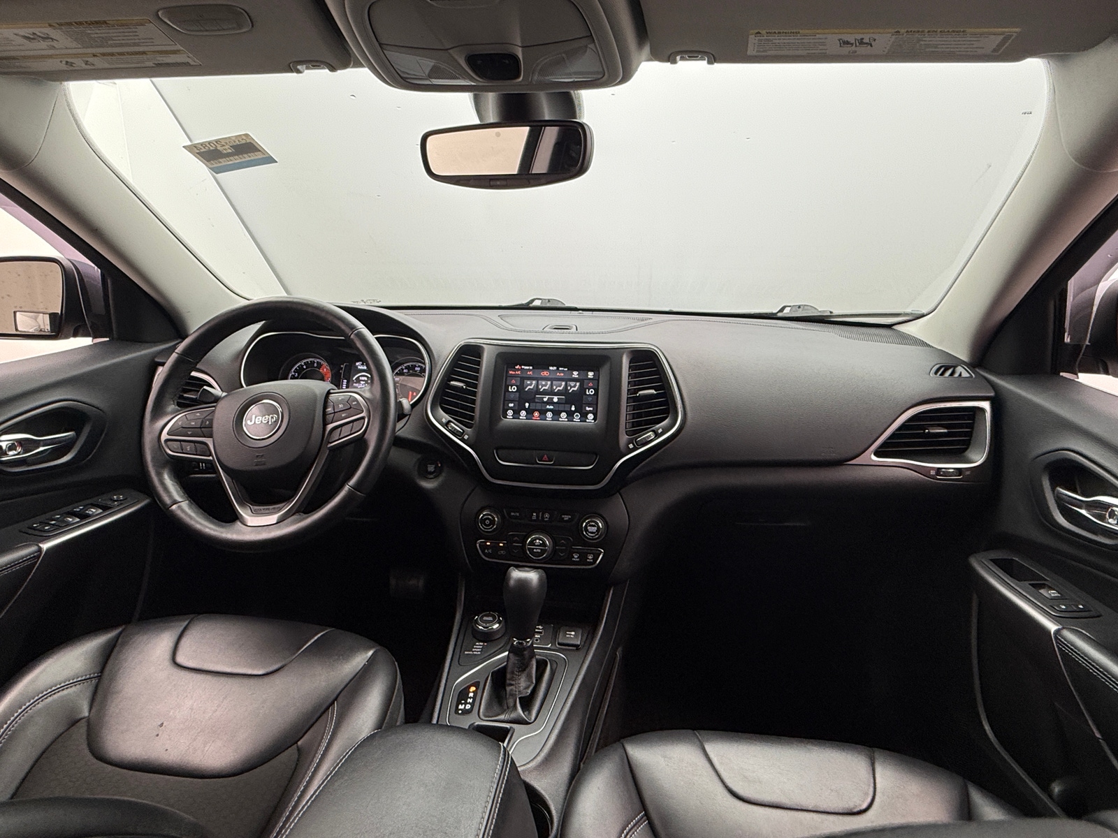 Thumbnail: 2019 Jeep Cherokee - 3