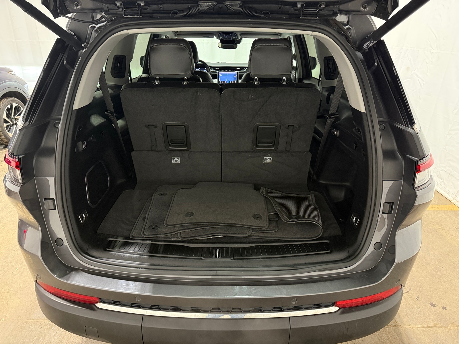 Thumbnail: 2021 Jeep Grand Cherokee L - 6