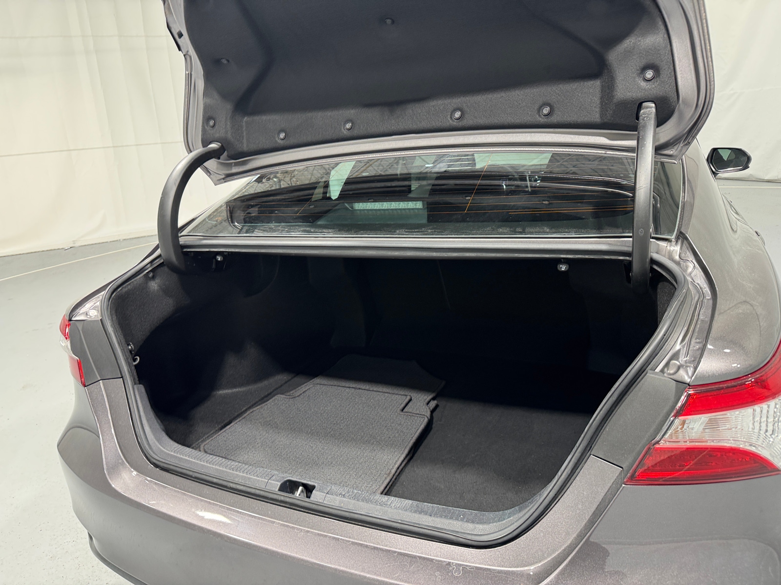 Thumbnail: 2020 Toyota Camry - 7