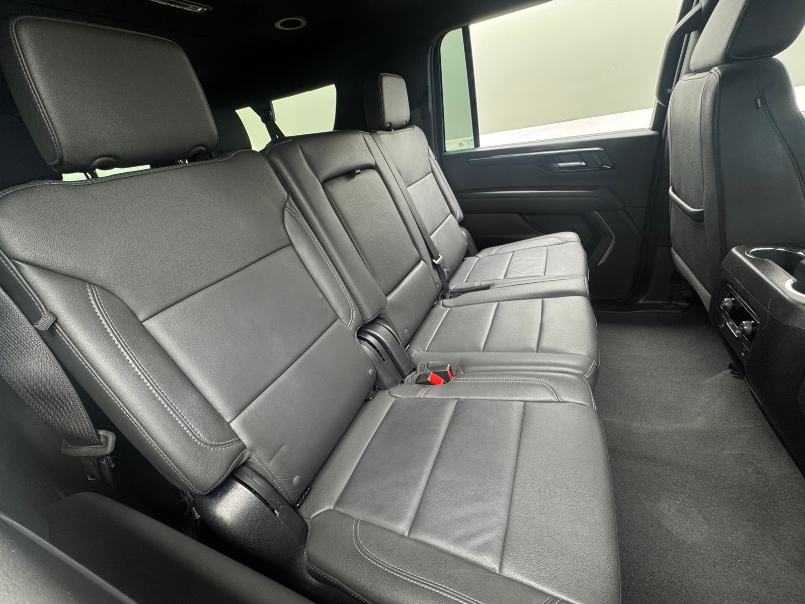 Thumbnail: 2025 Chevrolet Suburban - 5