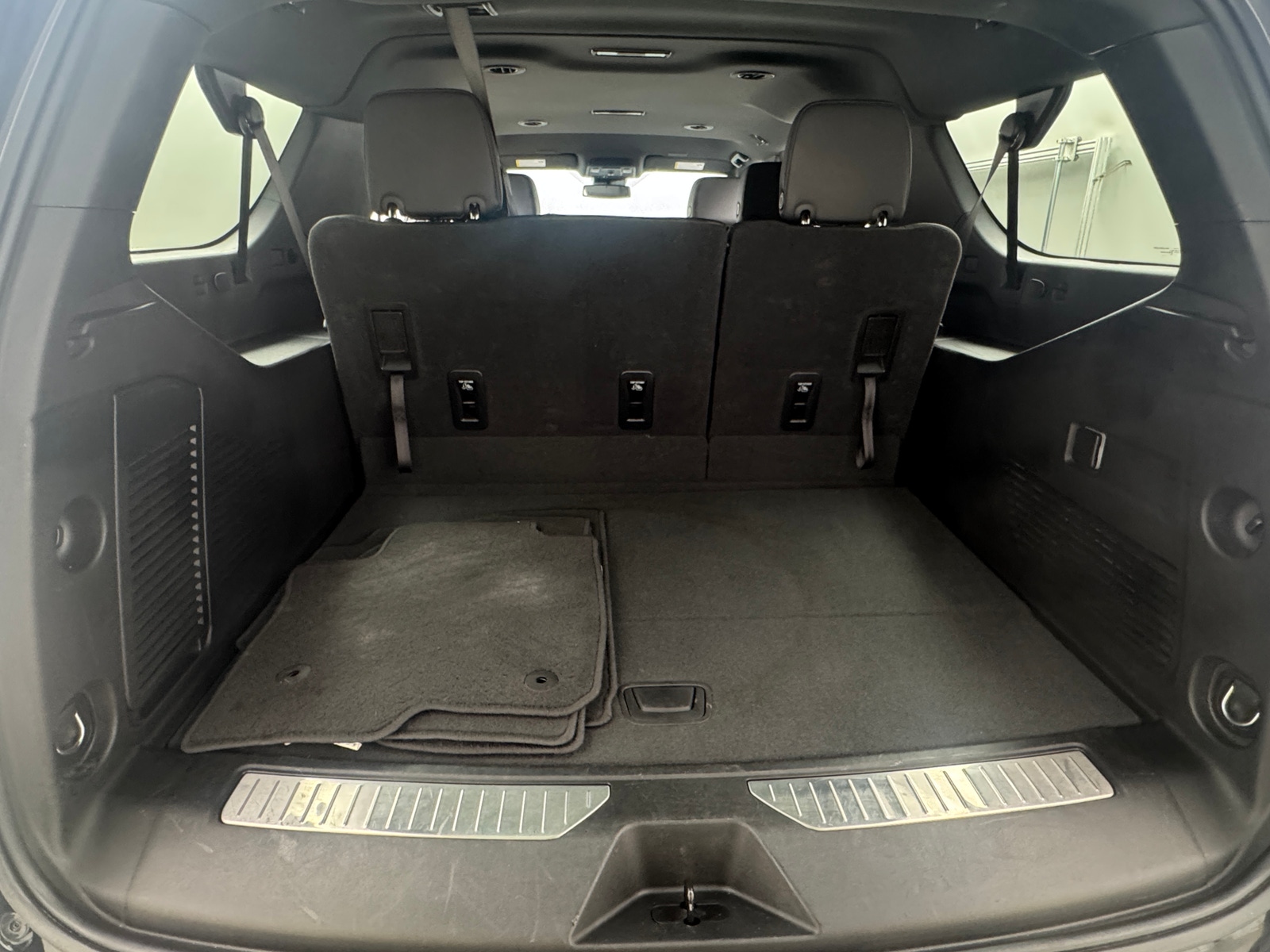 Thumbnail: 2025 Chevrolet Suburban - 6