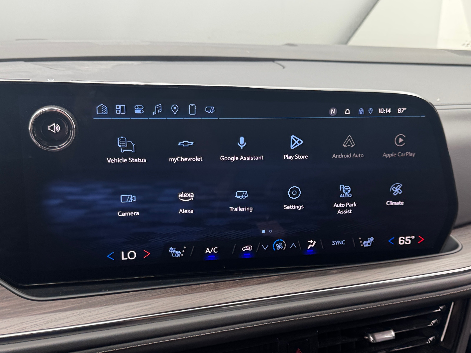 Thumbnail: 2025 Chevrolet Suburban - 3