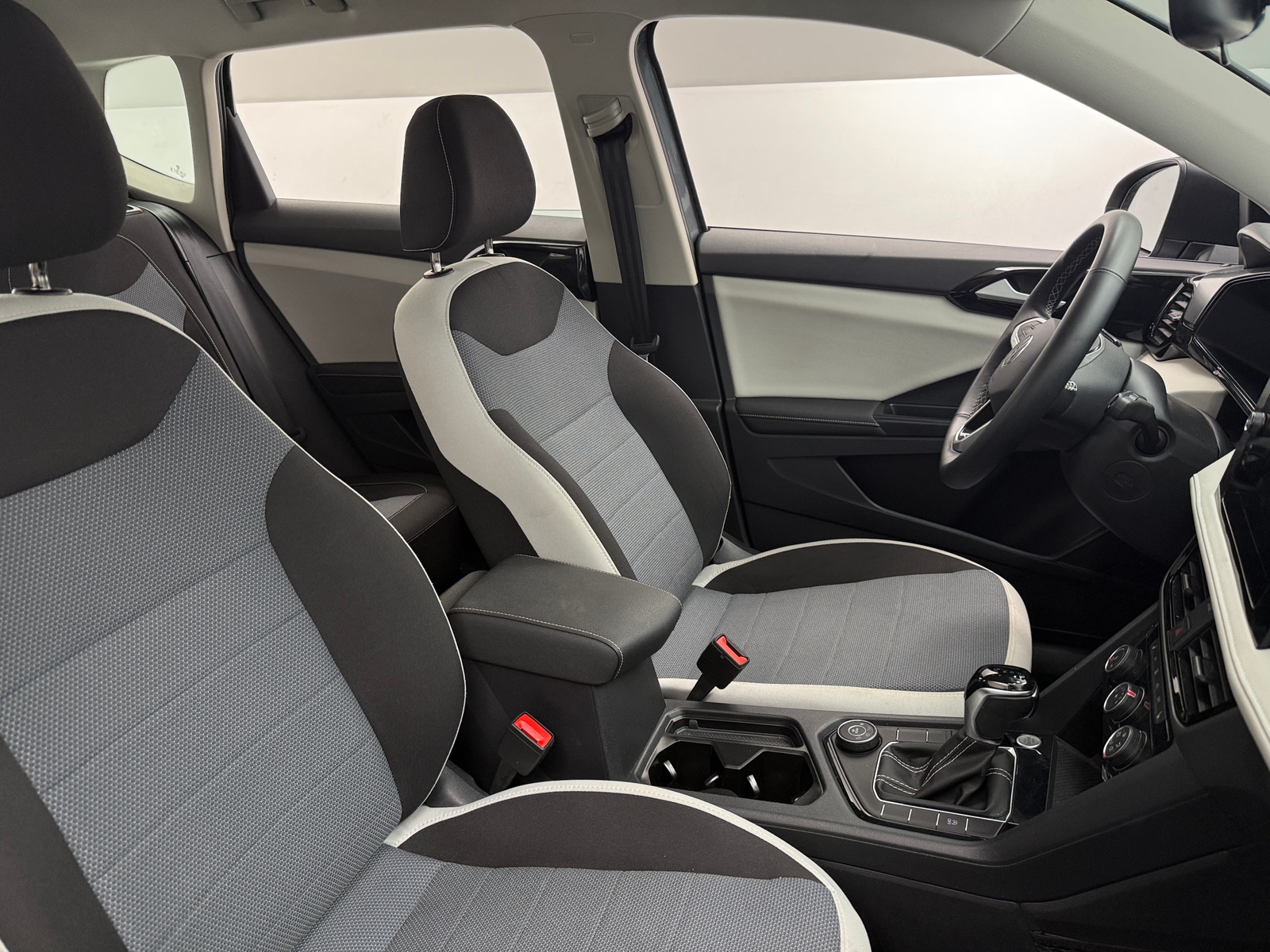 Thumbnail: 2025 Volkswagen Taos - 2