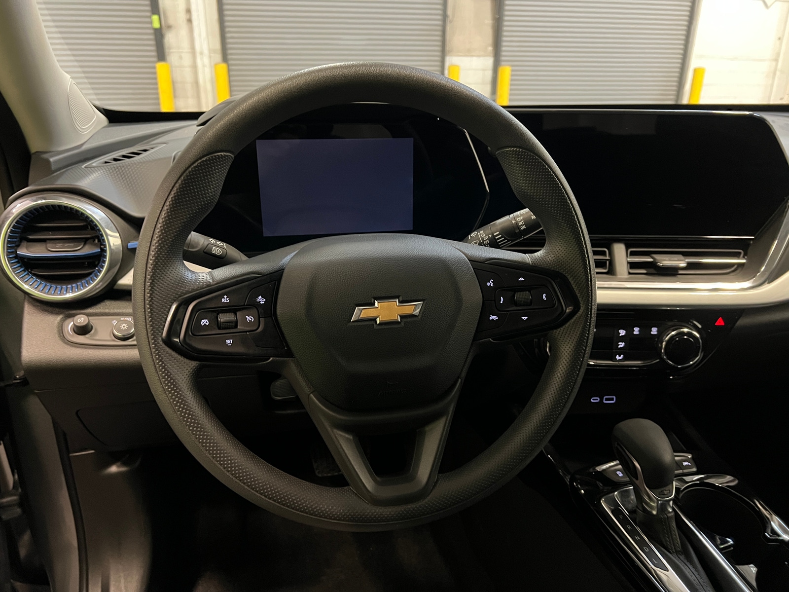 Thumbnail: 2025 Chevrolet Trax - 5