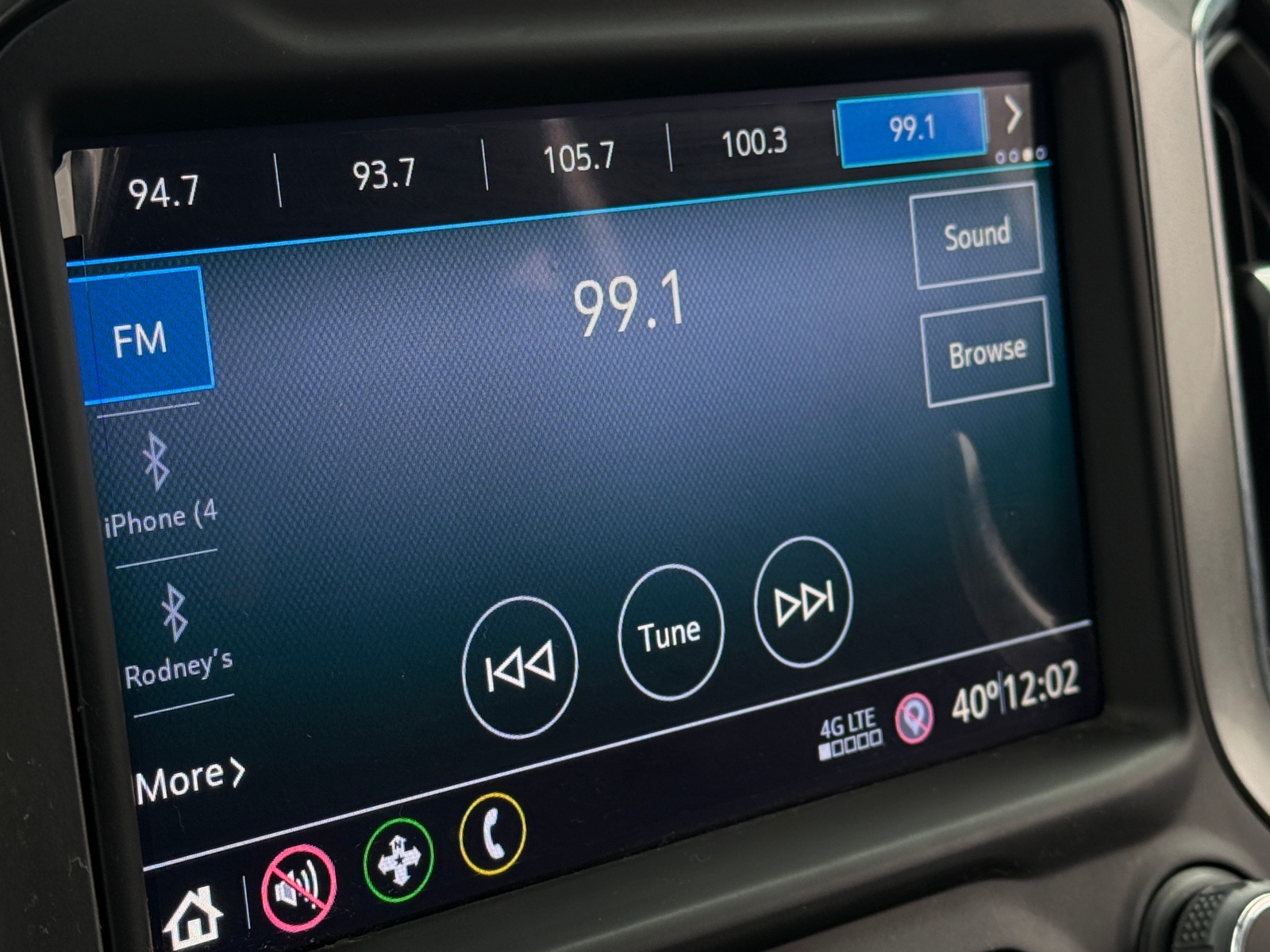 Thumbnail: 2021 Chevrolet Silverado 1500 - 4