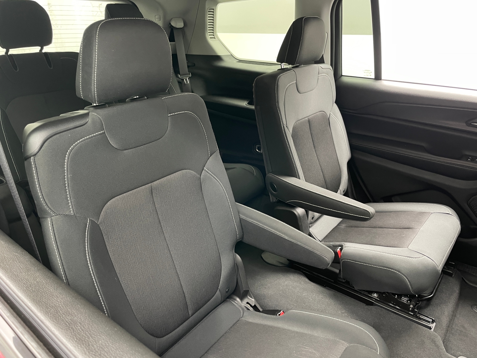 Thumbnail: 2024 Jeep Grand Cherokee L - 6