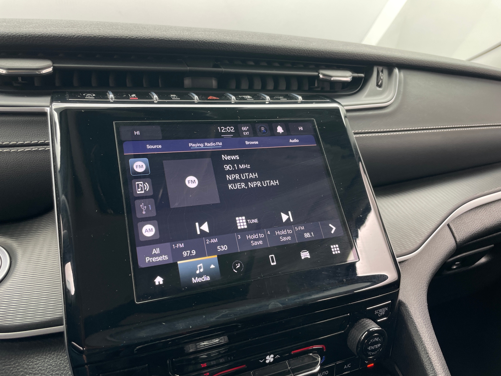 Thumbnail: 2024 Jeep Grand Cherokee L - 4