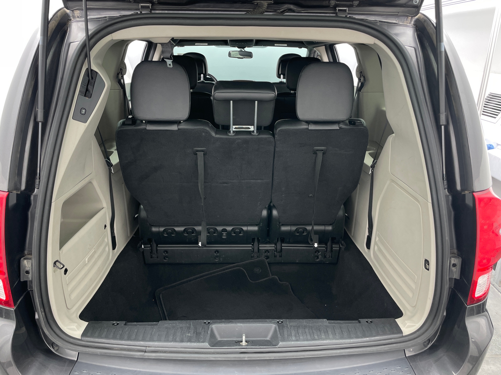 Thumbnail: 2018 Dodge Grand Caravan - 6