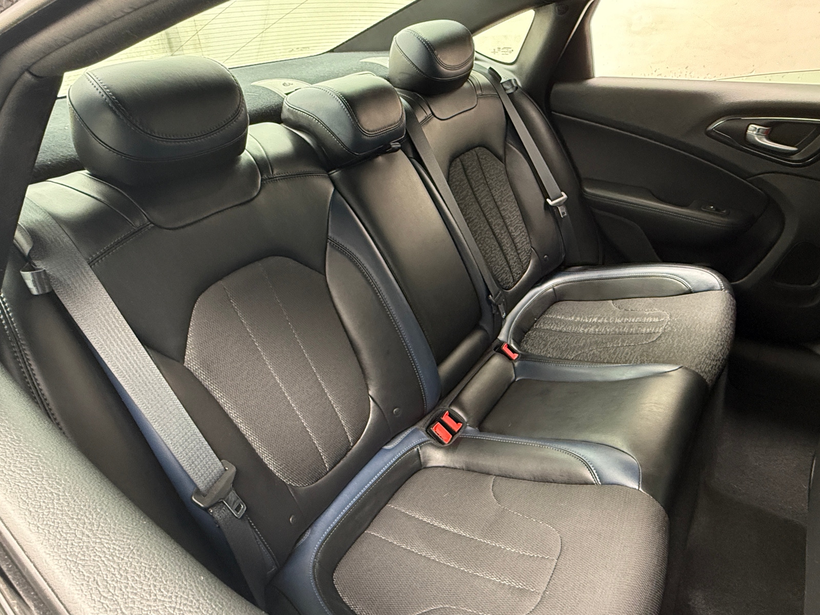 Thumbnail: 2015 Chrysler 200 - 5