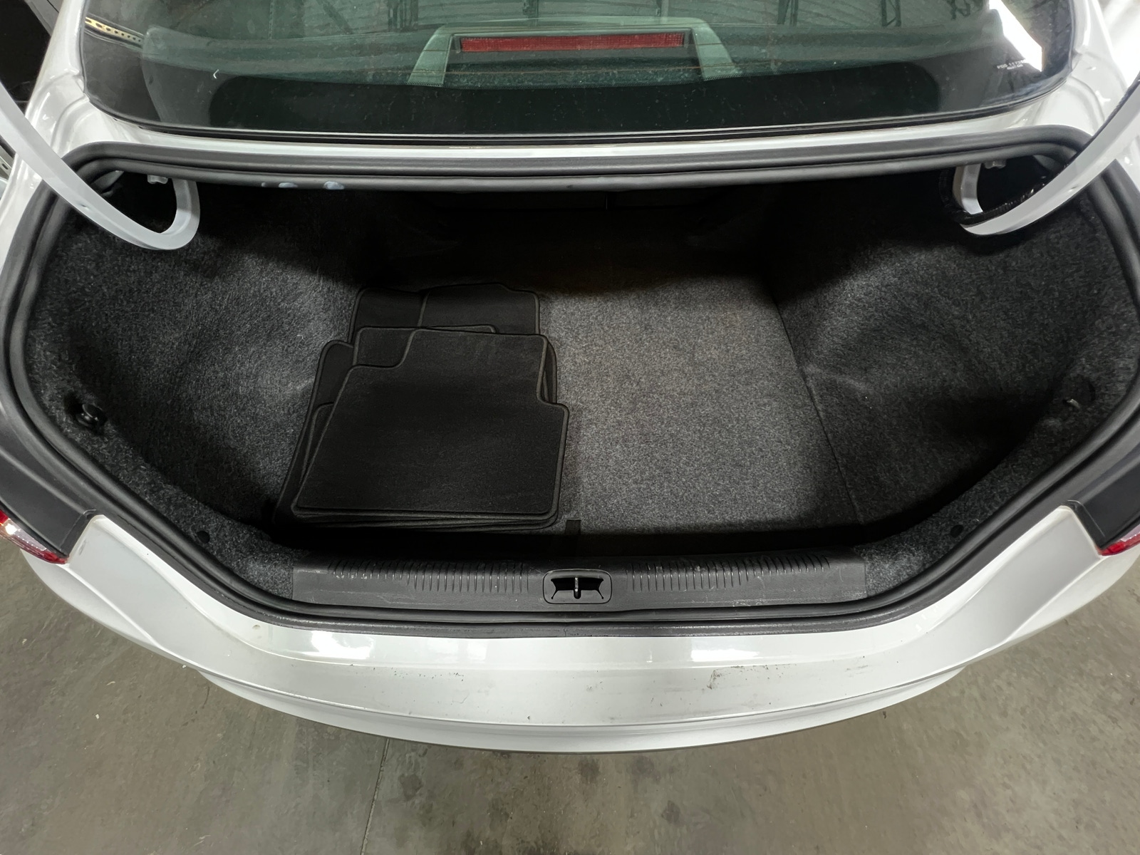 Thumbnail: 2015 Chrysler 200 - 6